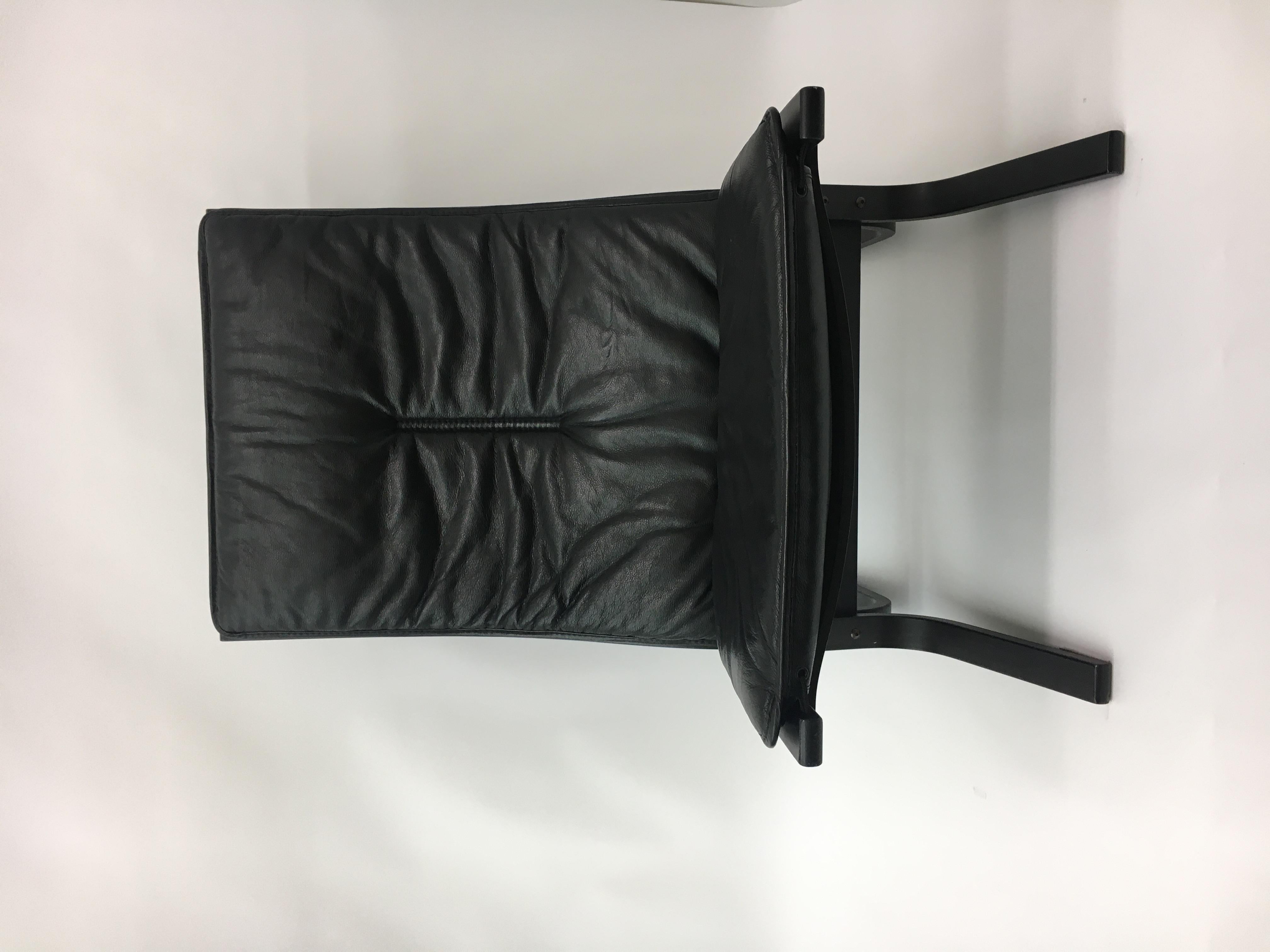 Chaise longue en cuir noir design du milieu du siècle, par Ingmar Relling pour Westnofa en vente 4