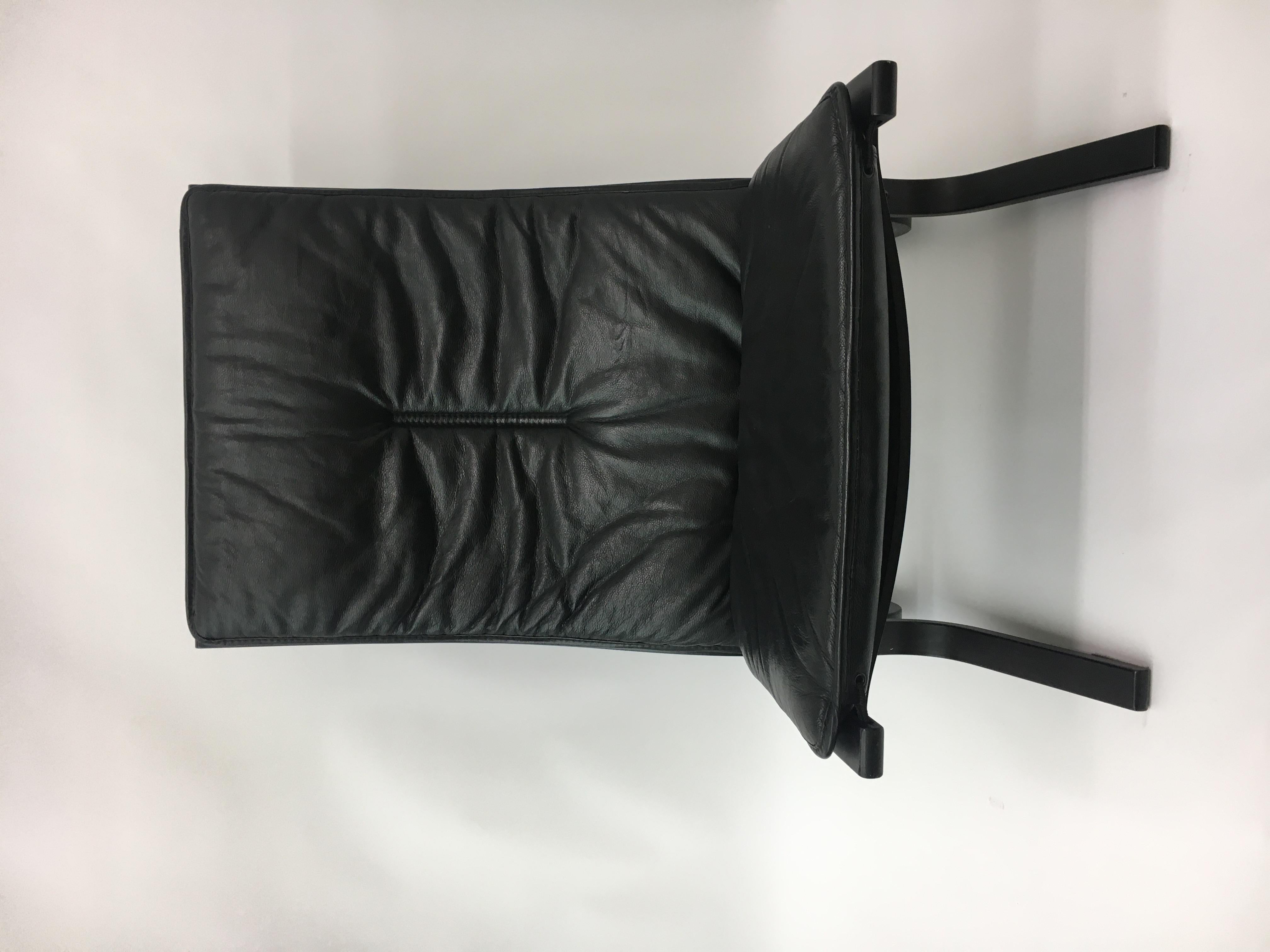 Chaise longue en cuir noir design du milieu du siècle, par Ingmar Relling pour Westnofa en vente 6