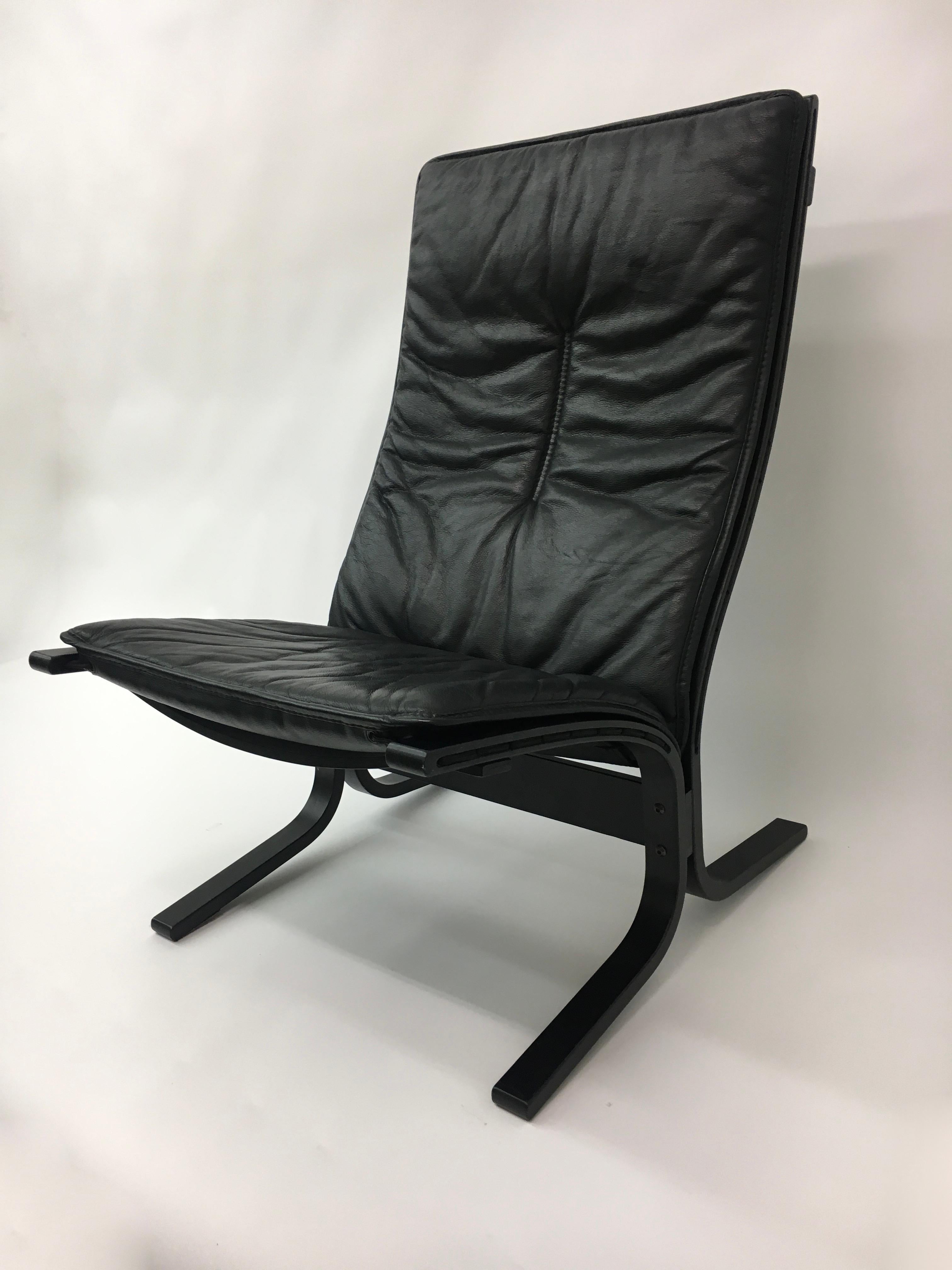 Mid-Century design black leather lounge chair by Ingmar Relling for Westnofa For Sale 10