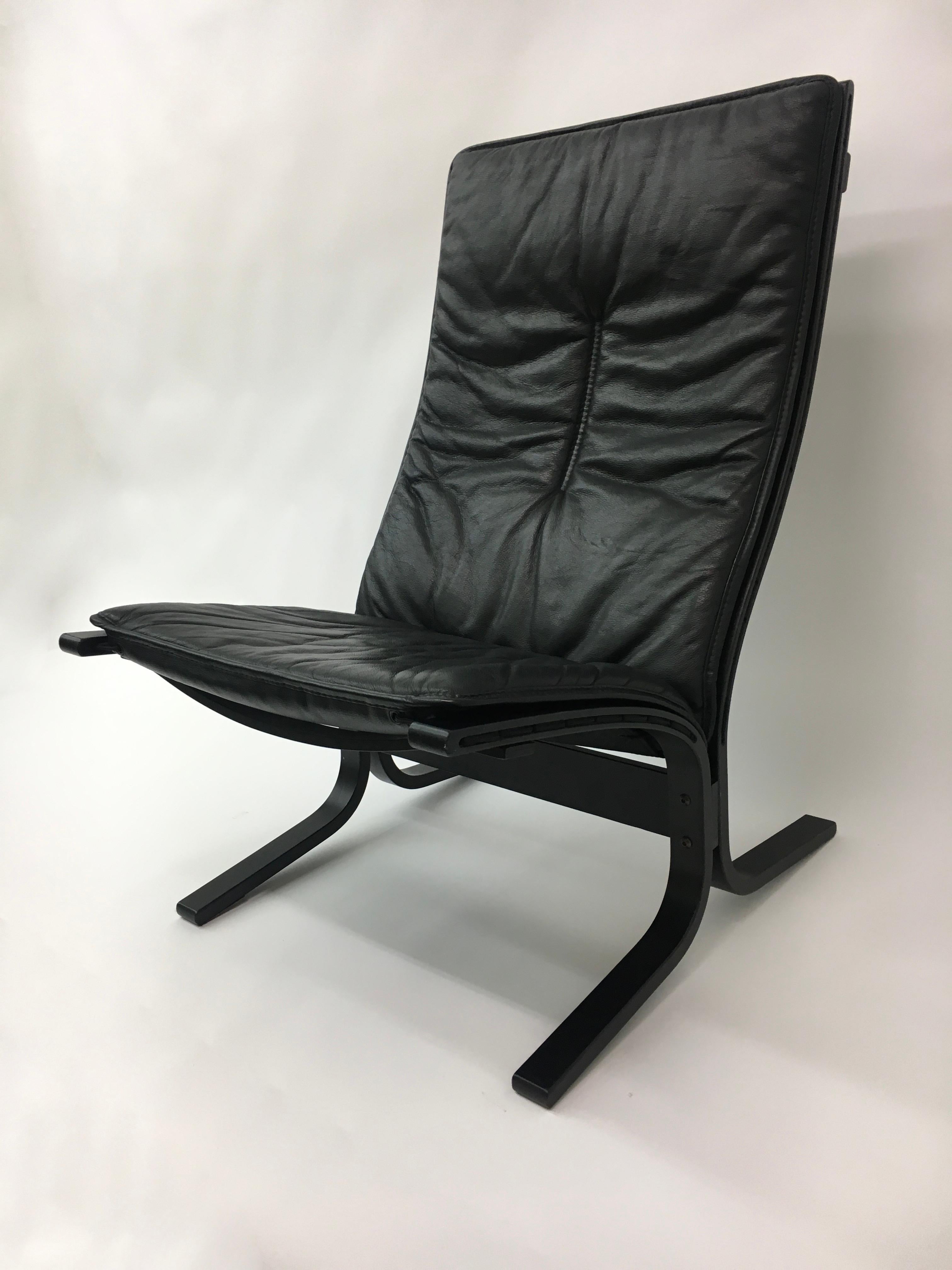Mid-Century design black leather lounge chair by Ingmar Relling for Westnofa For Sale 11