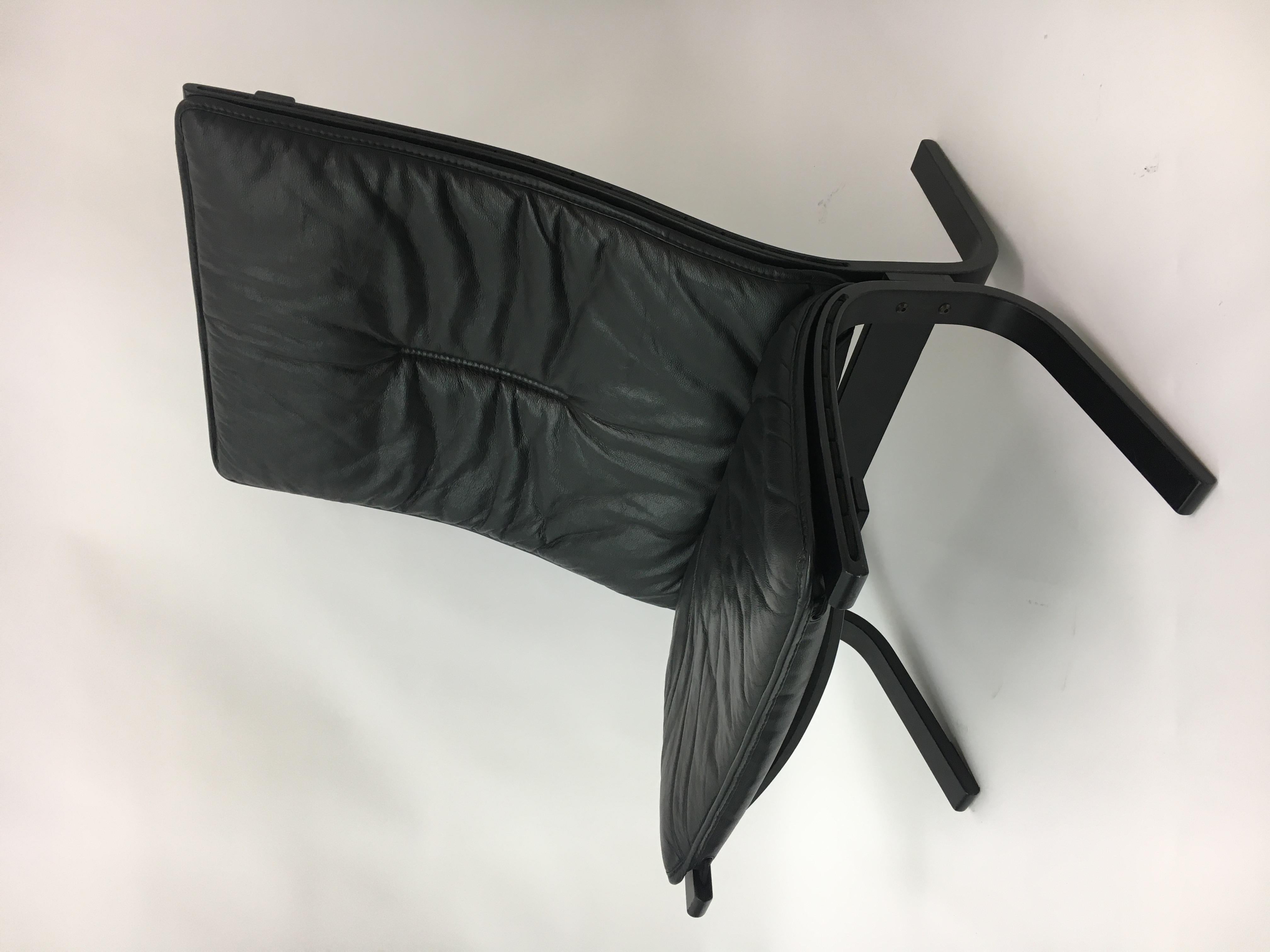Chaise longue en cuir noir design du milieu du siècle, par Ingmar Relling pour Westnofa en vente 12
