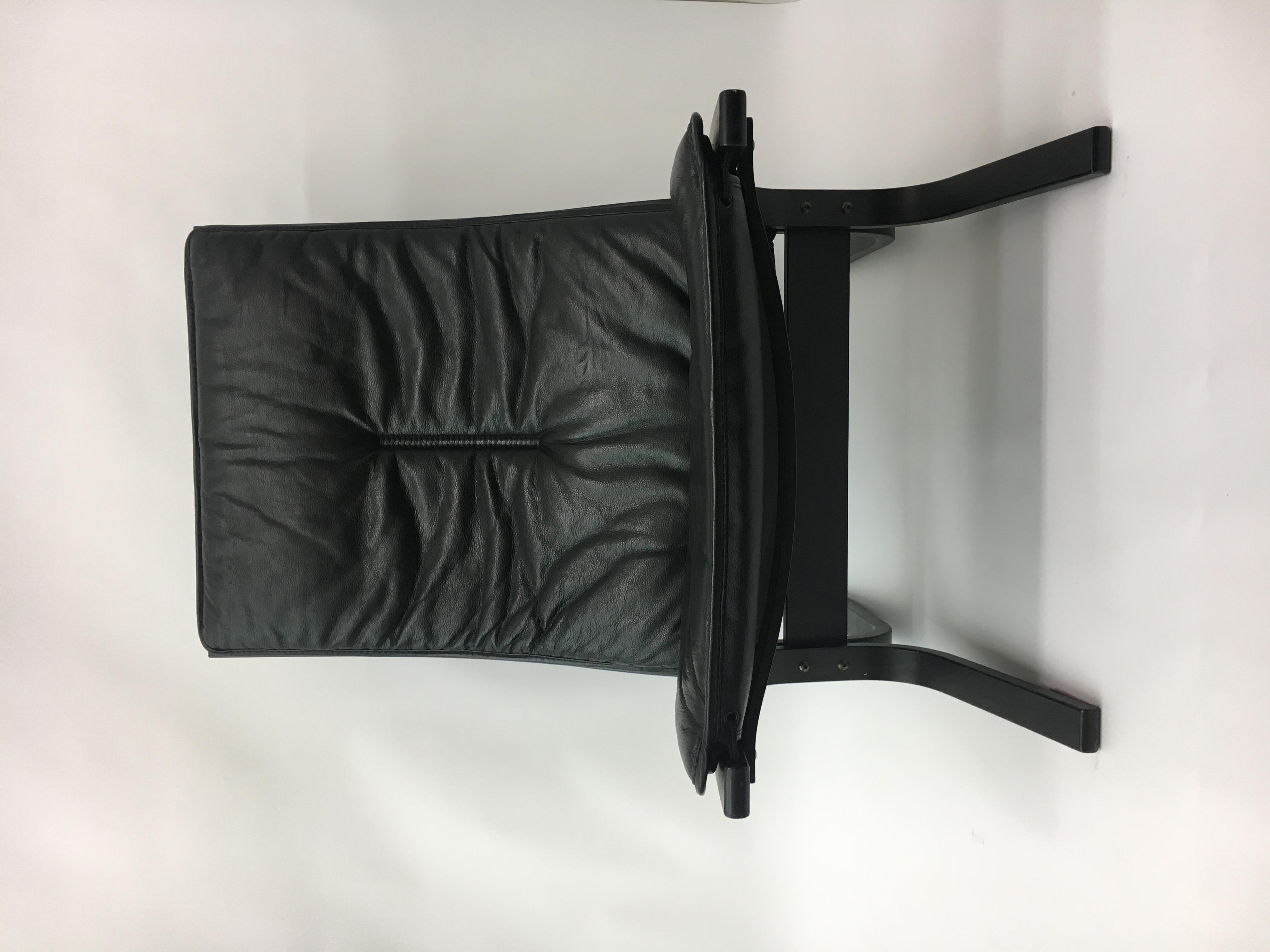 Chaise longue en cuir noir design du milieu du siècle, par Ingmar Relling pour Westnofa en vente 2