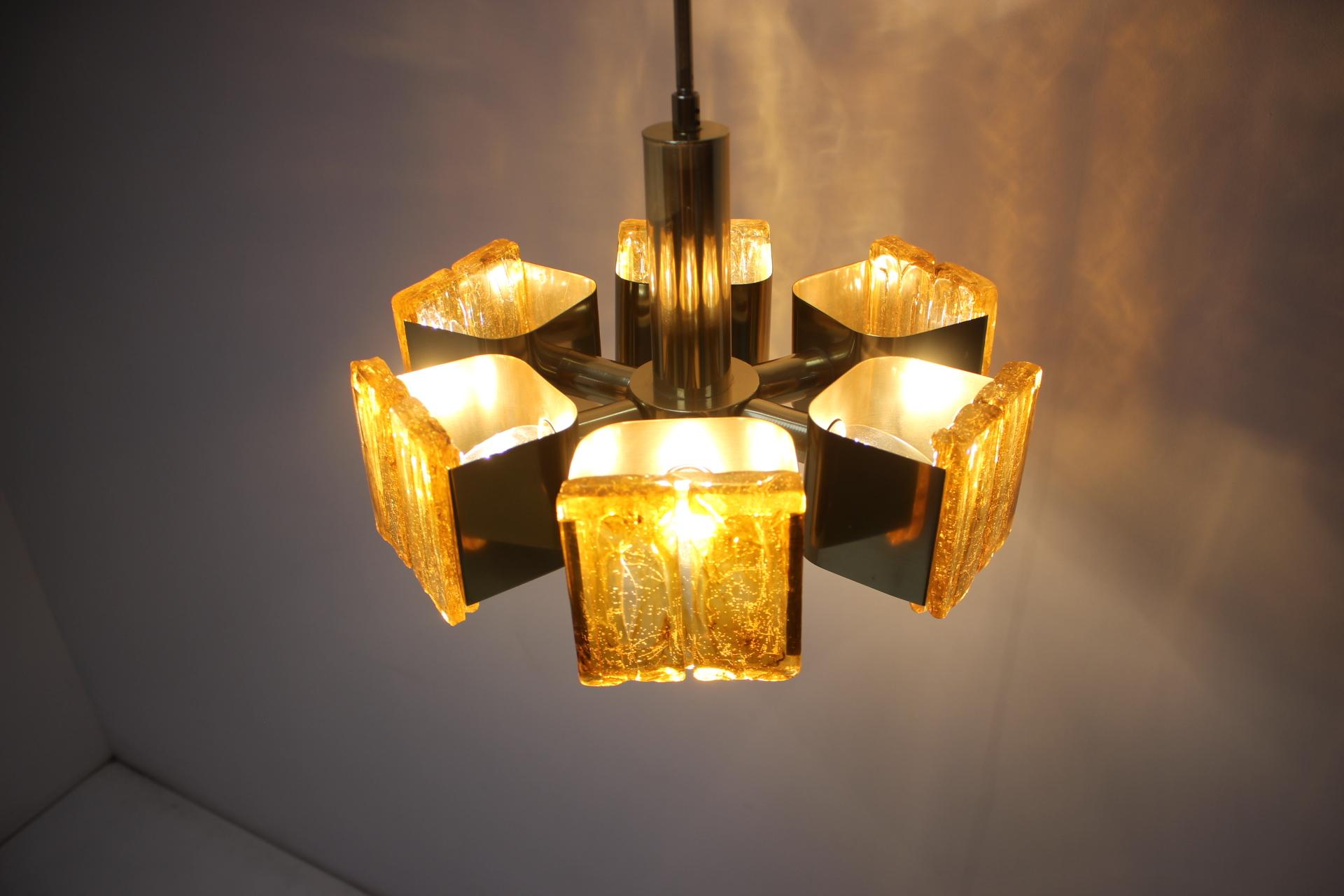 Mid-Century Design Brass Chandelier, 1970s Hungary For Sale 2