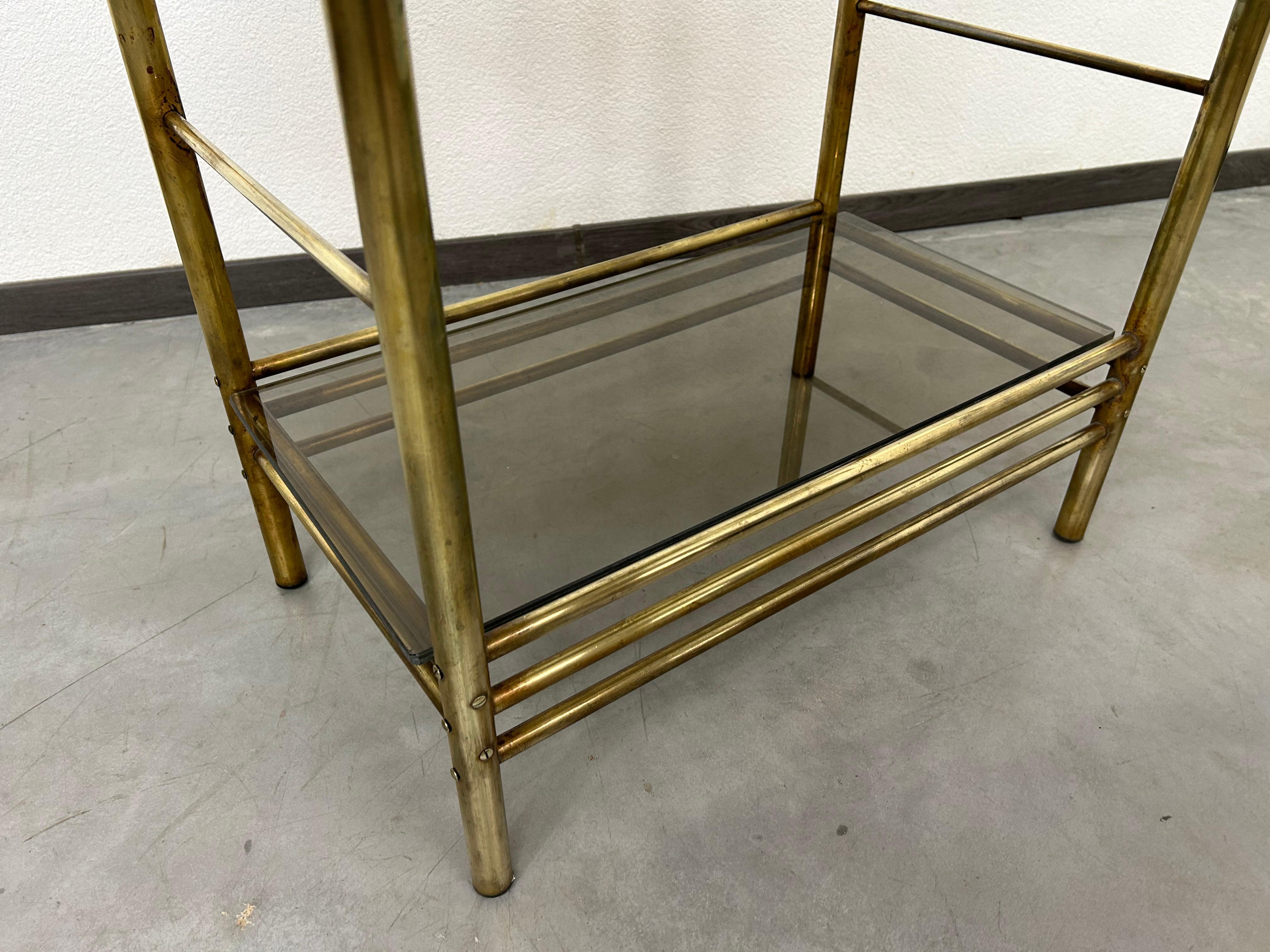 Mid-century design brass etagere For Sale 1