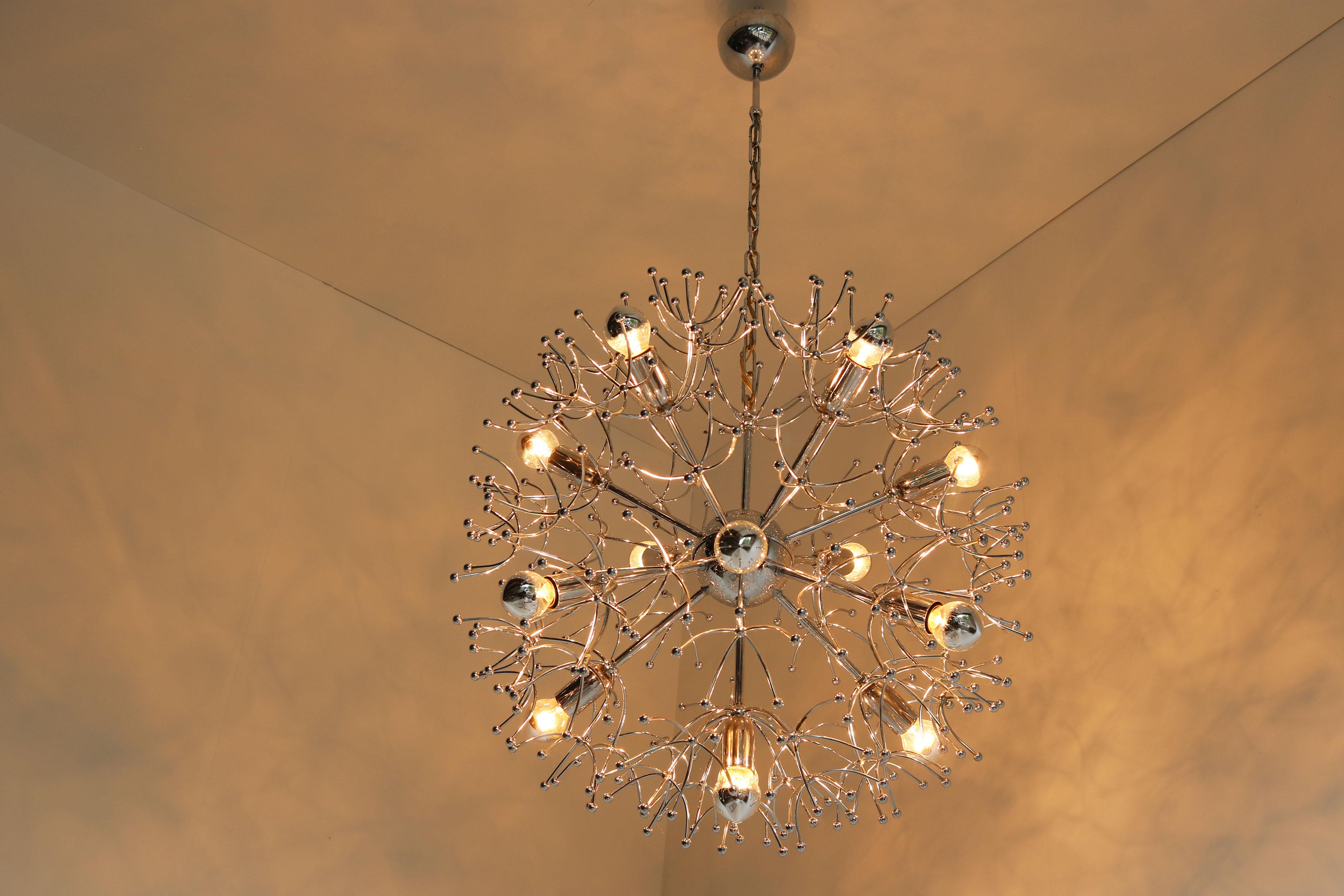 Lampadario di design di metà secolo di Gaetano Sciolari Model: Dandelion 1960 Sputnik in vendita 3