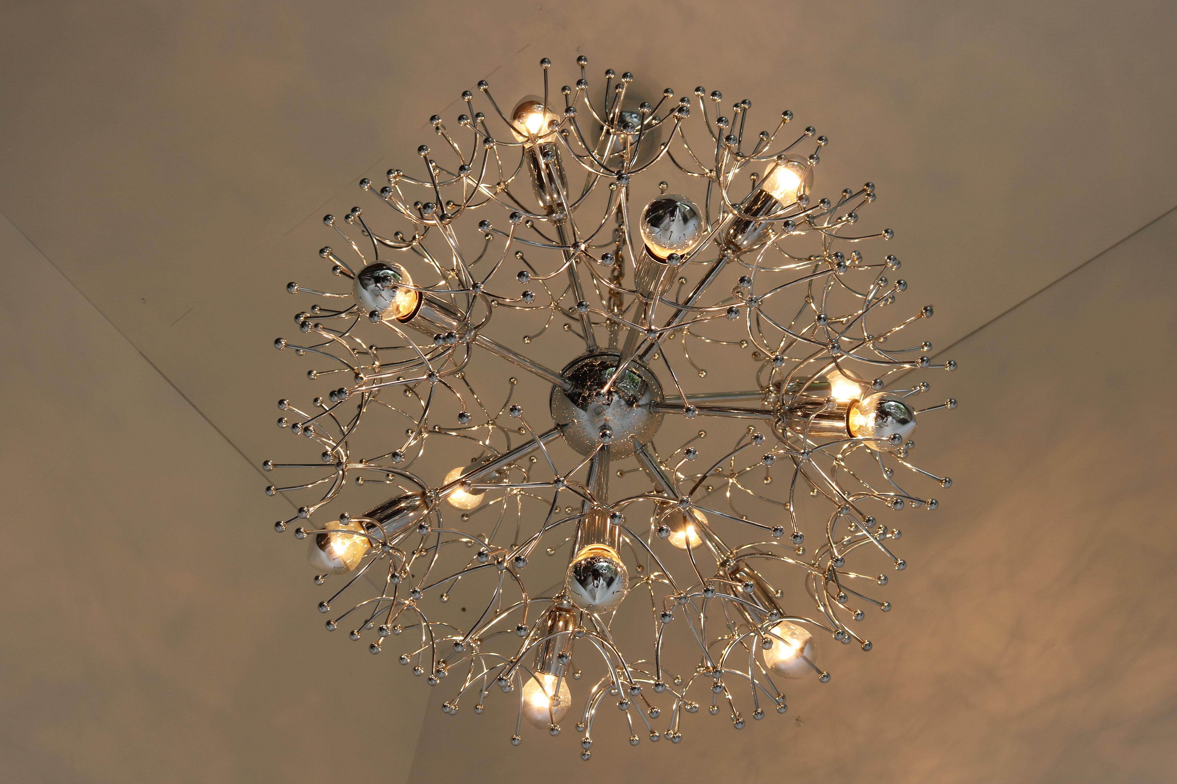 Lampadario di design di metà secolo di Gaetano Sciolari Model: Dandelion 1960 Sputnik in vendita 4