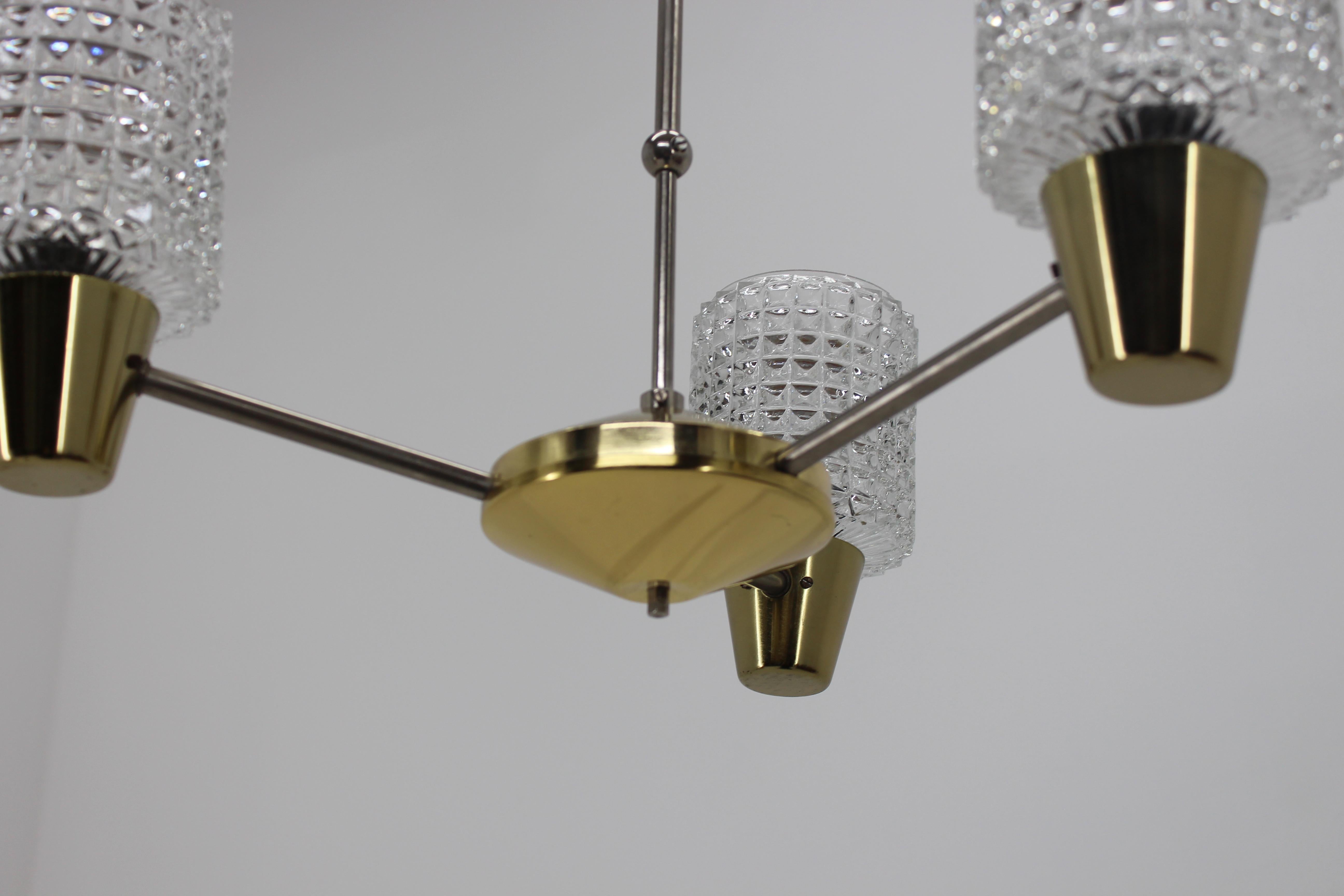 Fine XX secolo Lampadario di design del Medioevo di Kamenicky Senov, anni '70 in vendita
