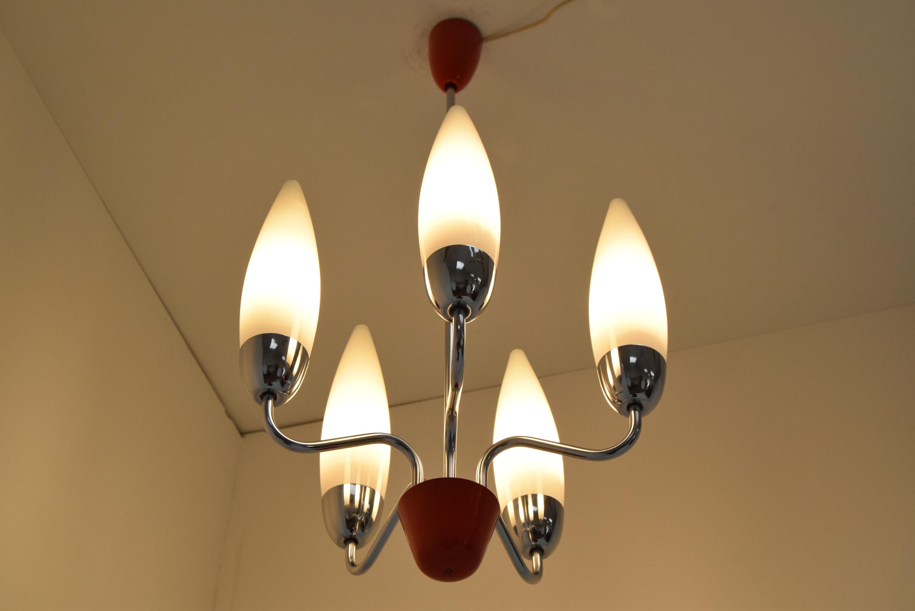 Lampadario di design di metà secolo/Napako, anni '60 In condizioni buone in vendita a Praha, CZ