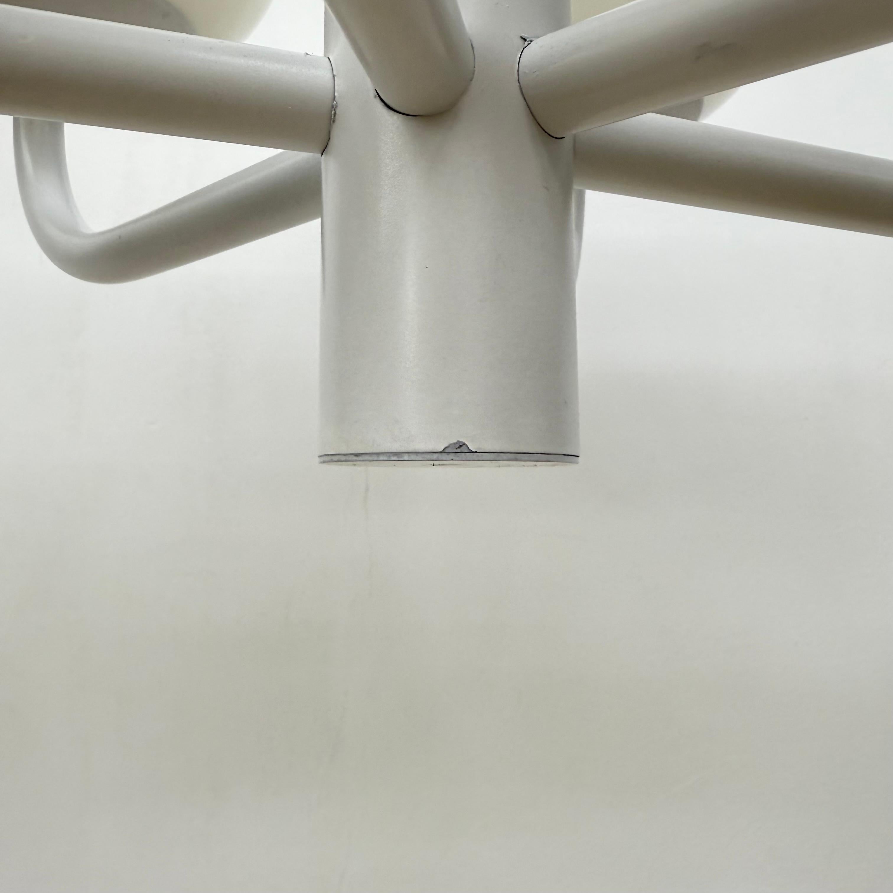 Lampadario di design di metà secolo bianco con globi di vetro , anni '70 in vendita 10