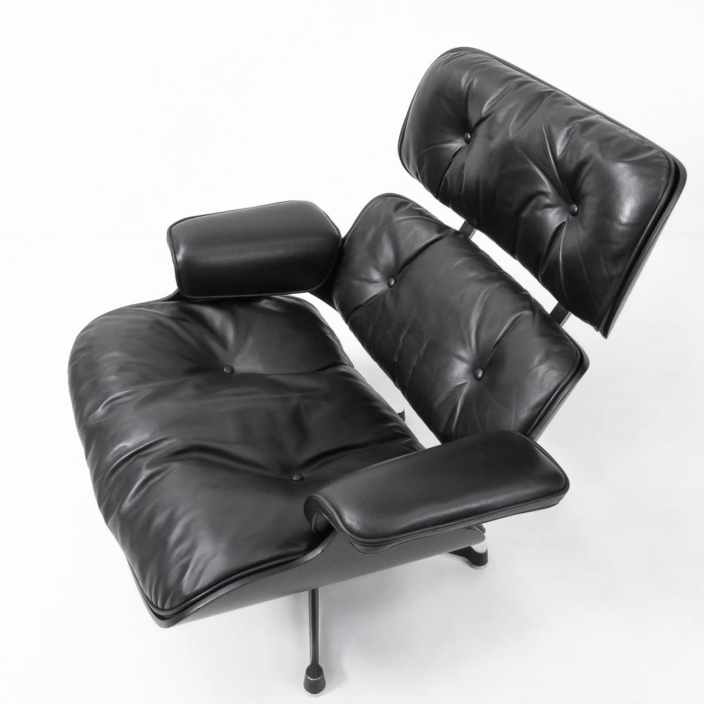 Mid-20th Century Mid-Century Design Classic Eames Lounge Chair by Vitra, 1960s