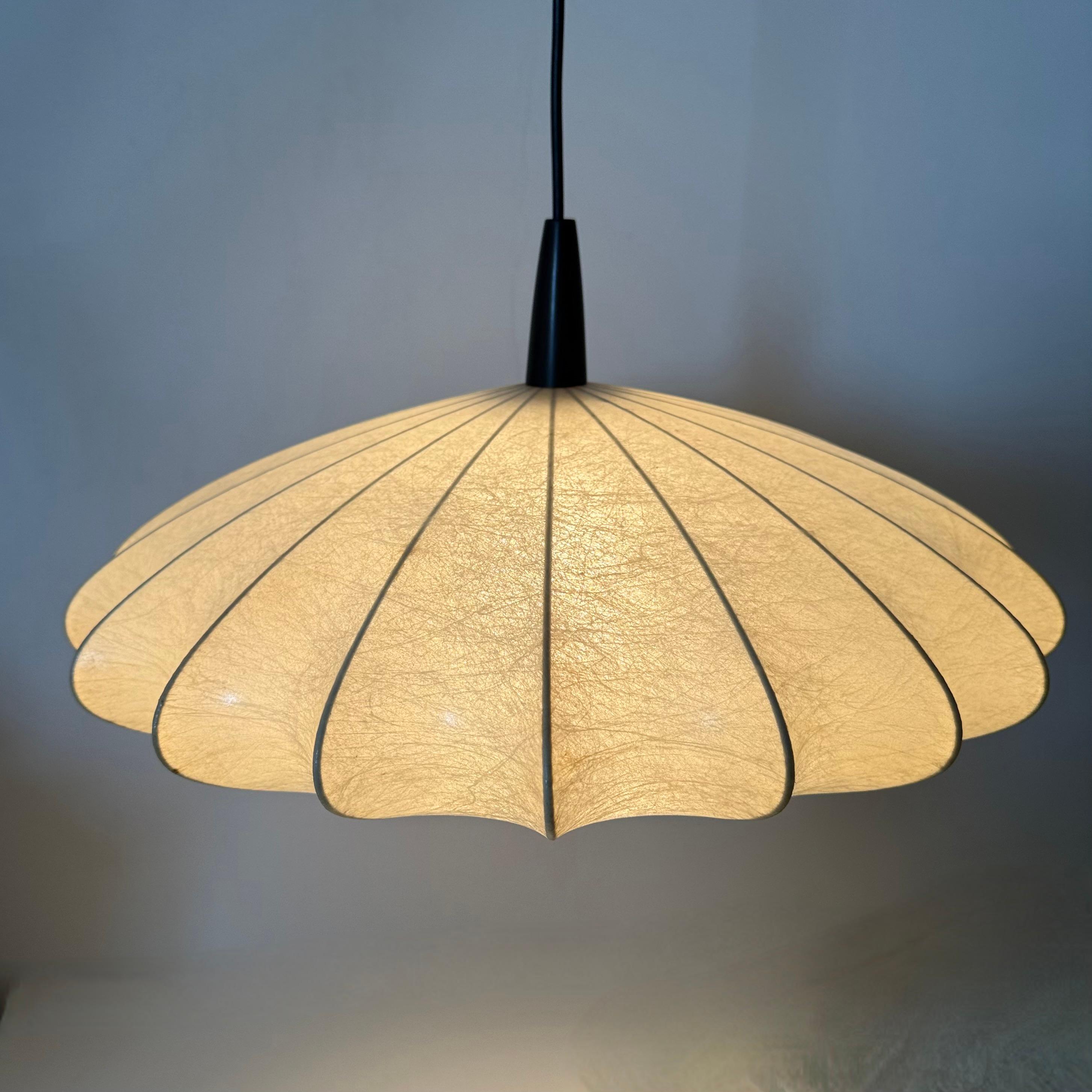 Mid-century design cocoon hanging by George Nelson  lamp , 1970s For Sale 4