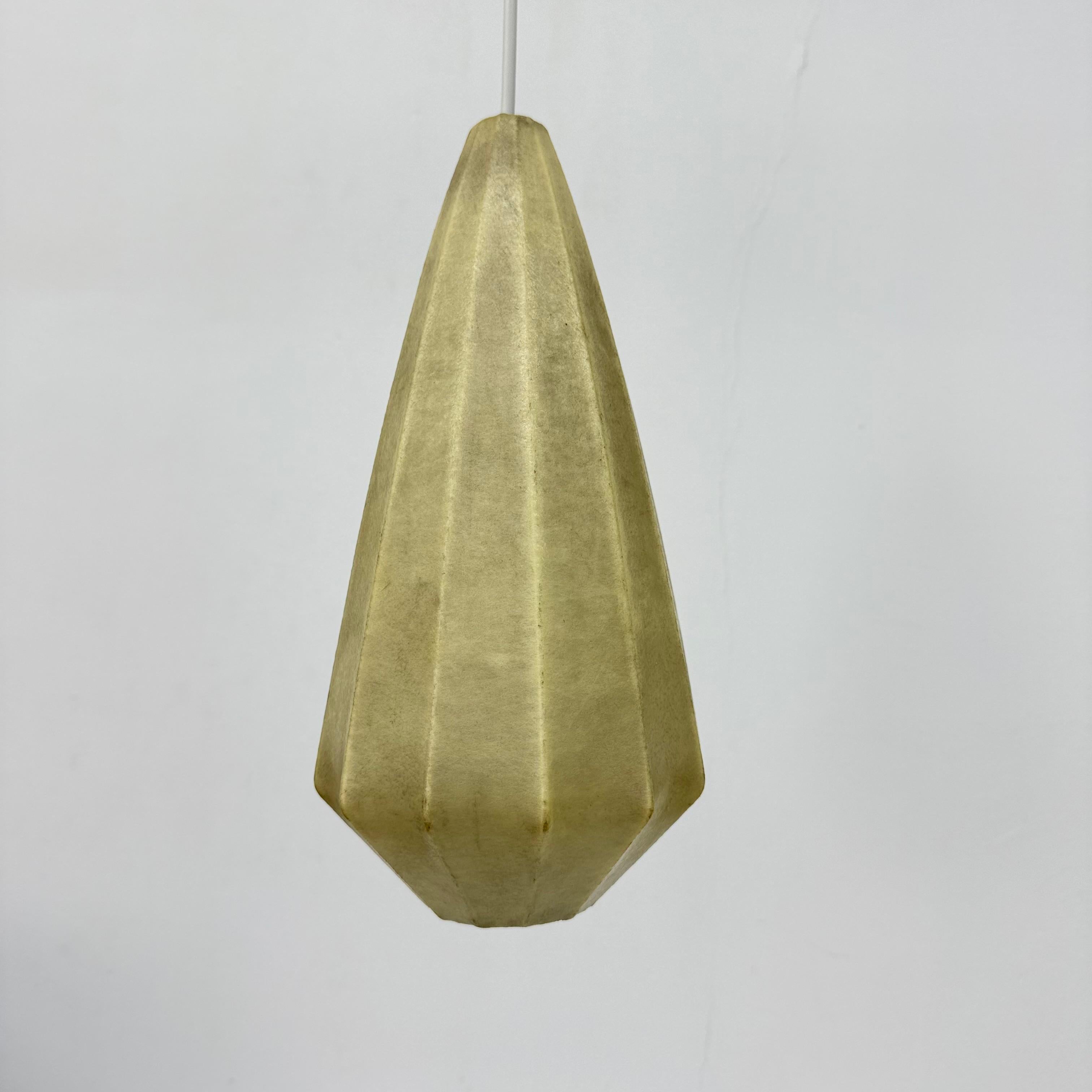 Mid-century design cocoon hanging lamp , 1970s In Good Condition For Sale In Delft, NL