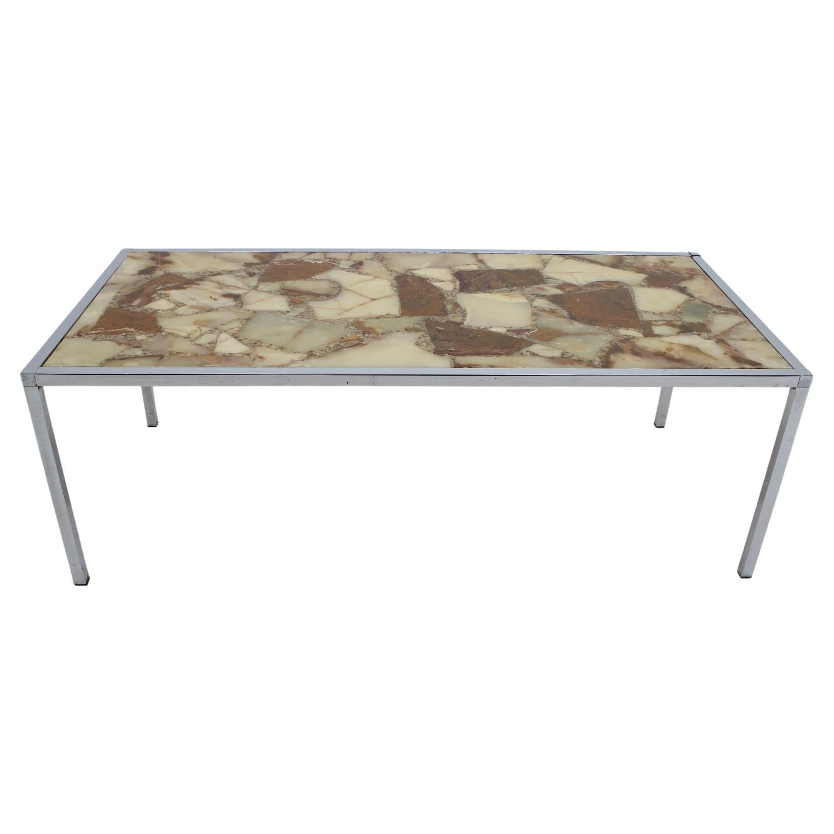 Couchtisch im Mid-Century-Design, Epoxidharz - ca. 1970er Jahre im Angebot