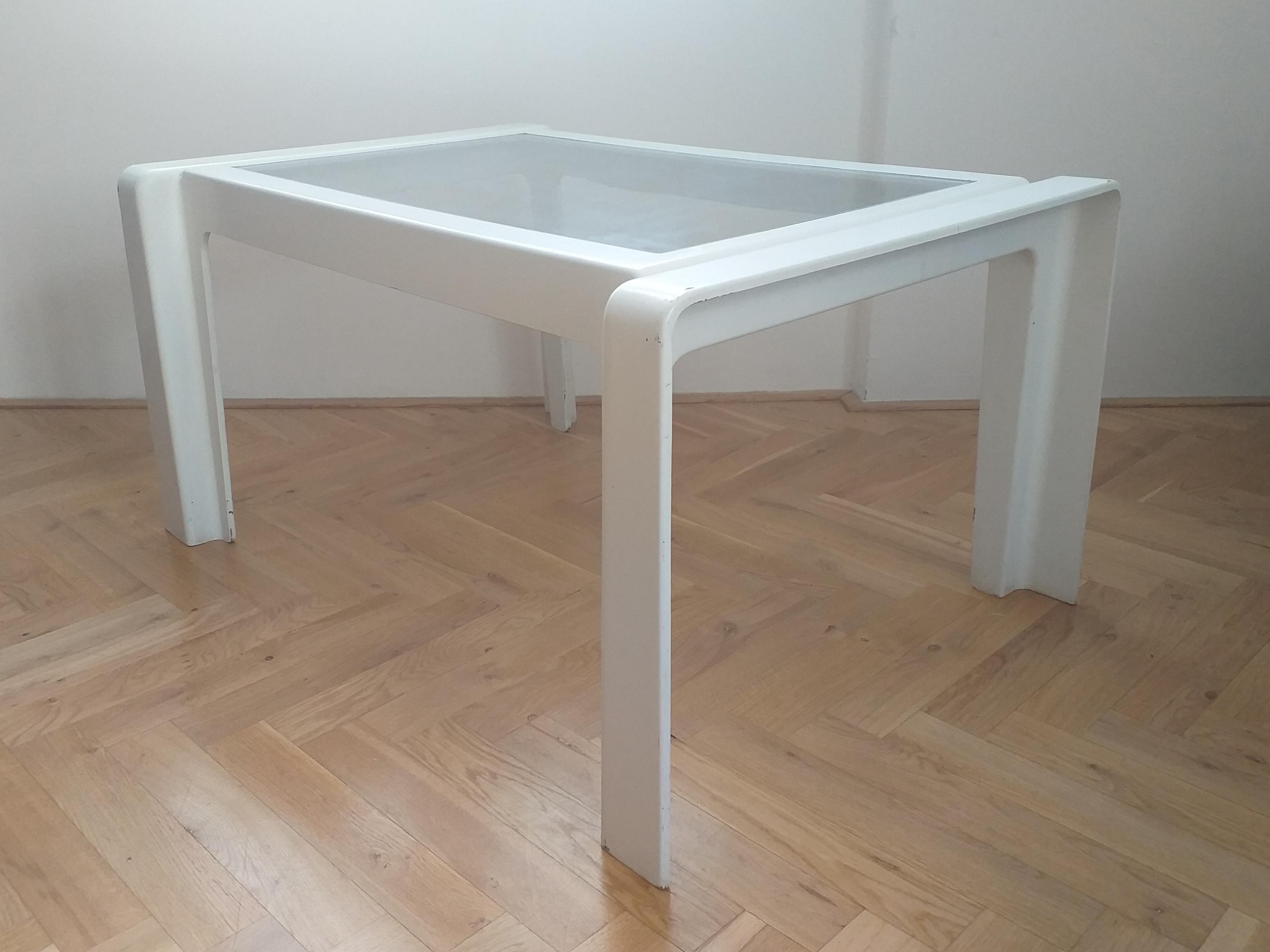 Midcentury Design Coffee Table, Italy, 1970 For Sale 2