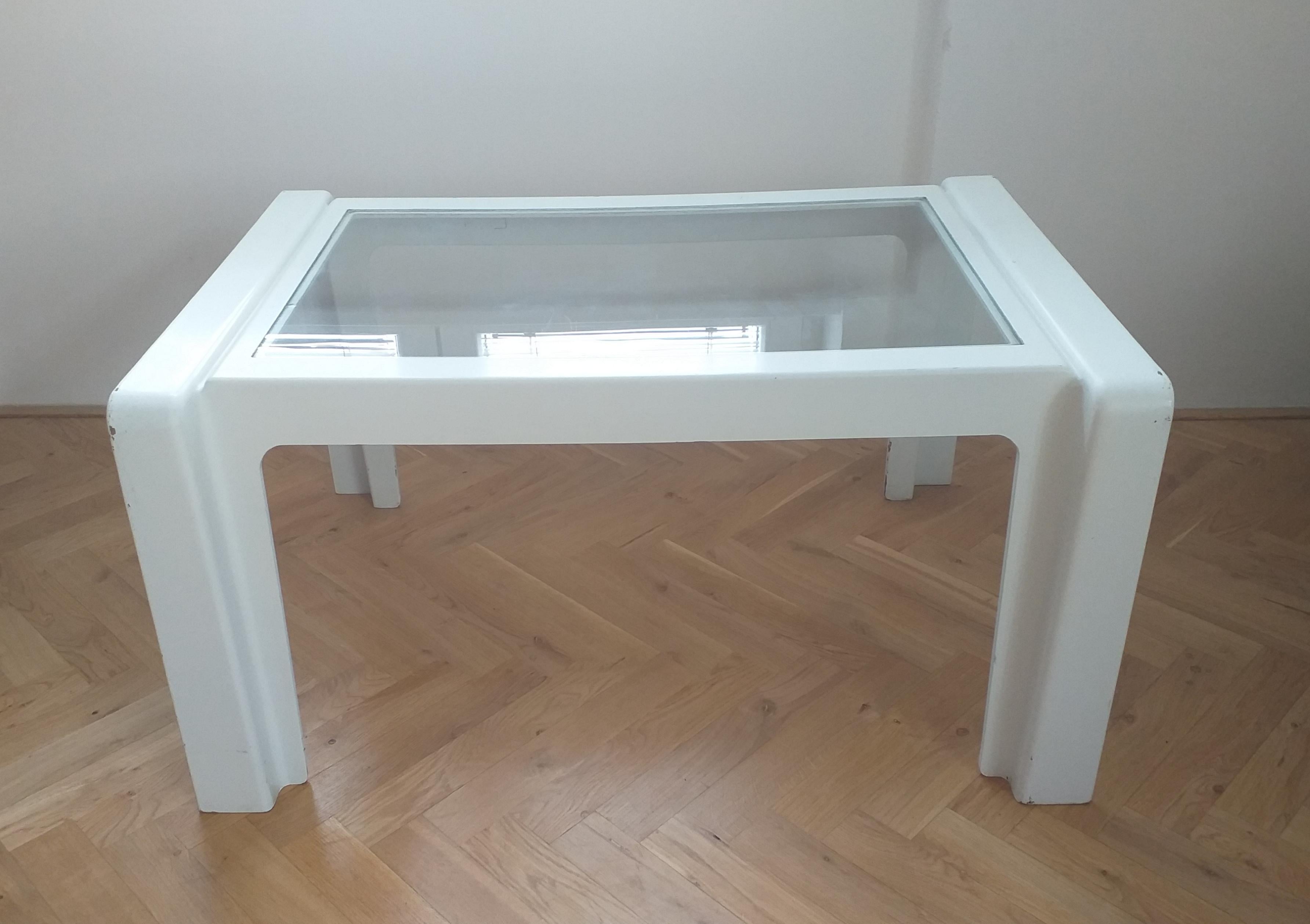 Midcentury Design Coffee Table, Italy, 1970 For Sale 4