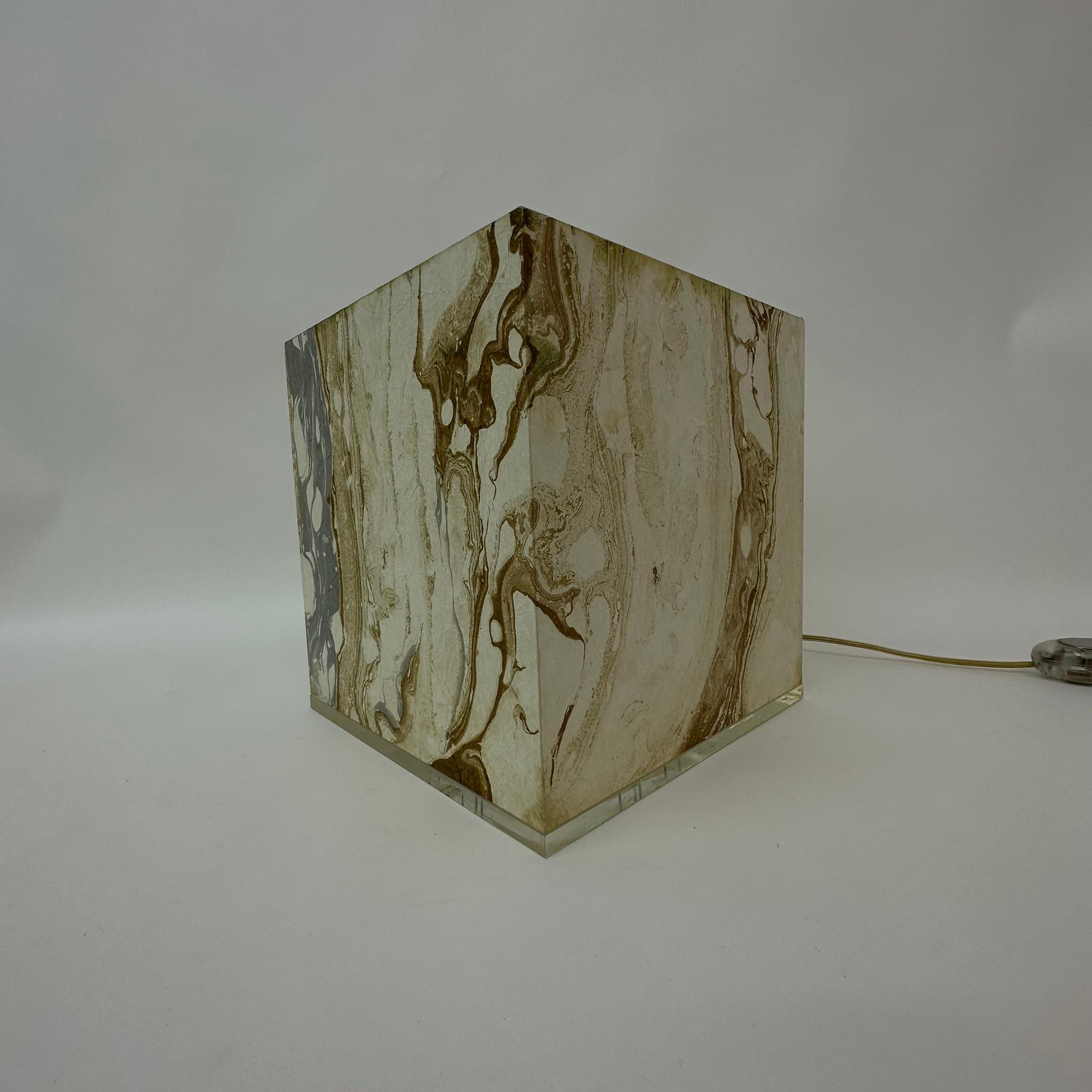 Cubo dal design di metà secolo  lampada da tavolo , anni '70 in vendita 6