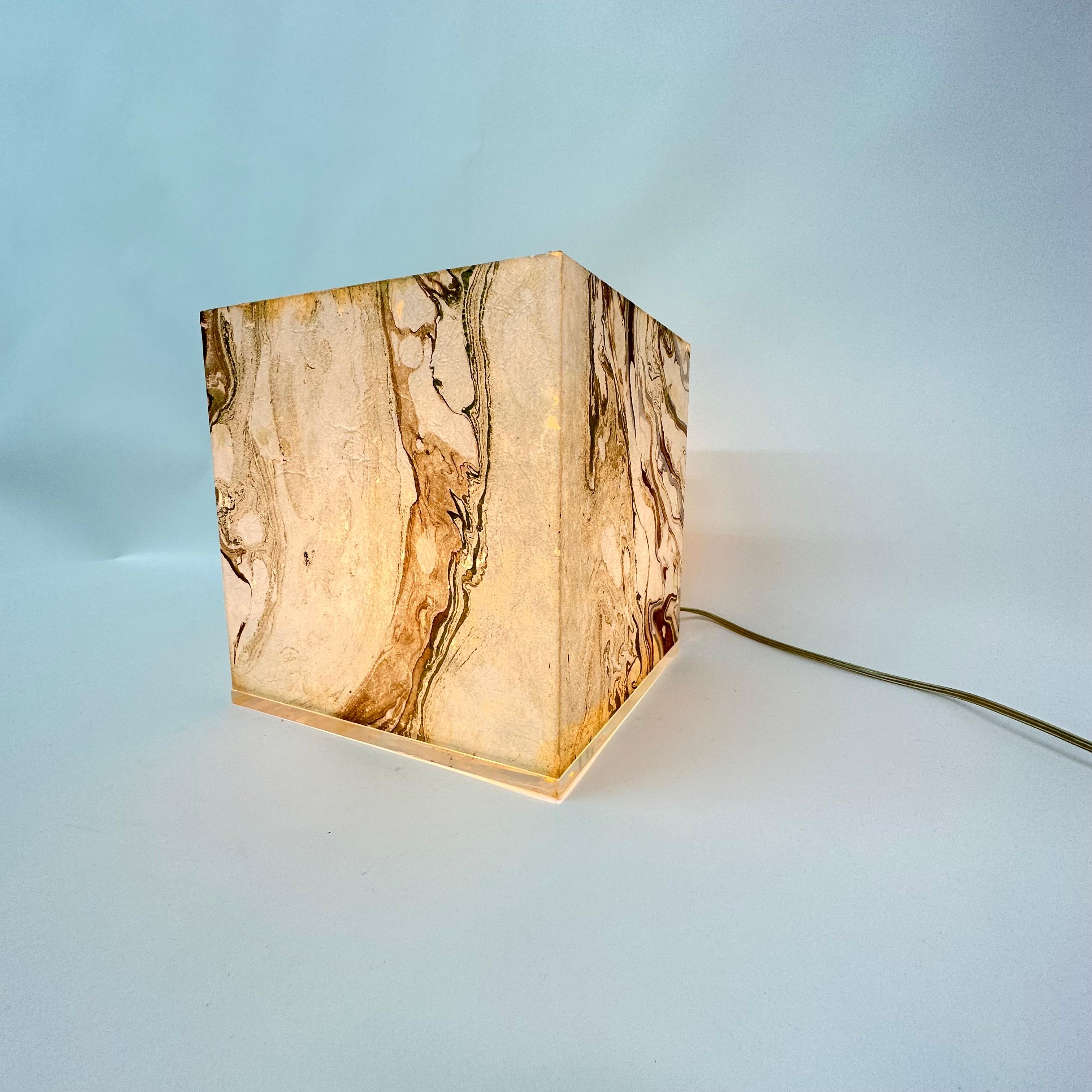 Midcentury Design Cube Table Lamp, 1970s In Good Condition For Sale In Delft, NL