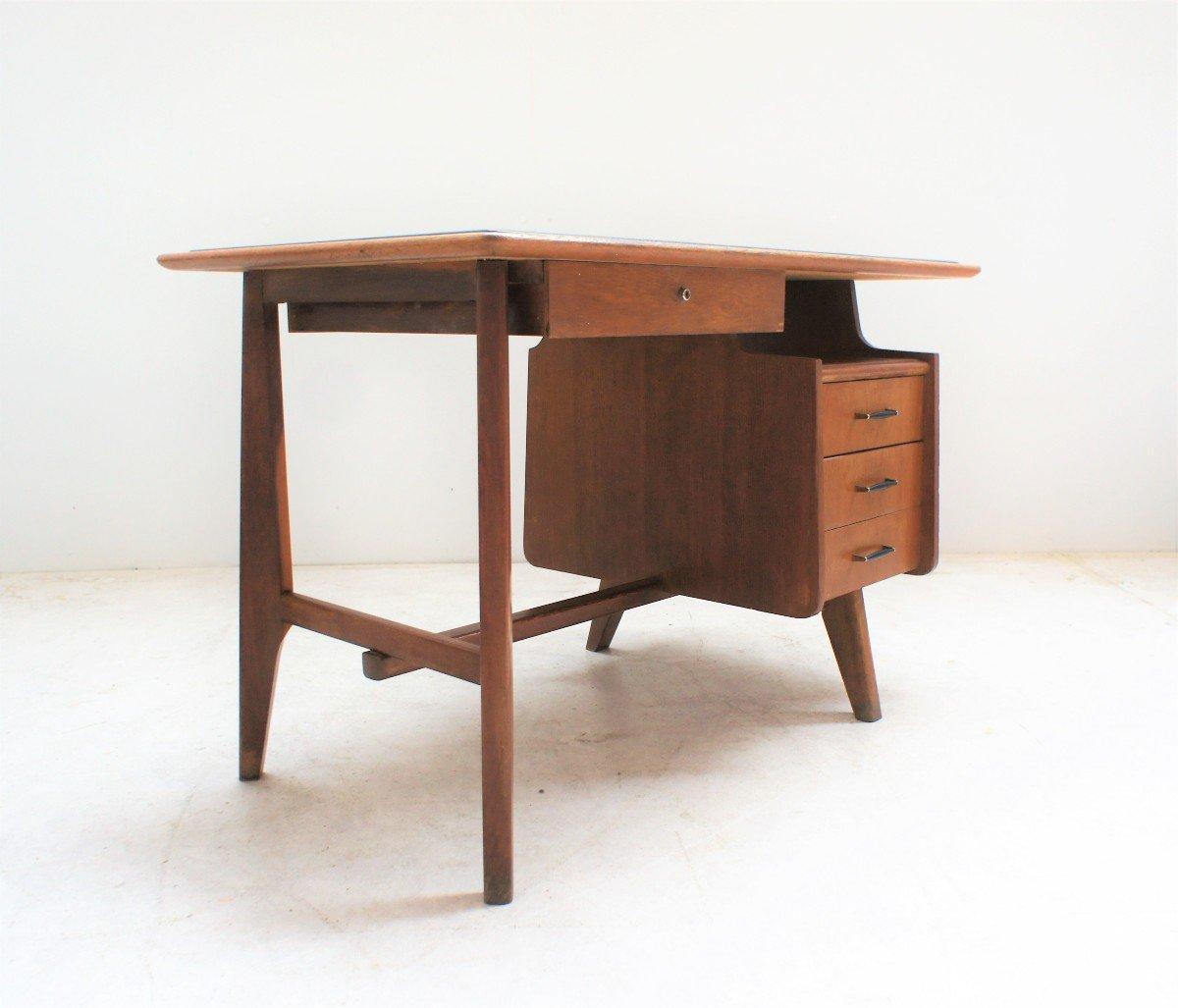 Mid Century Design Desk in Oak In Good Condition In Brussels , BE