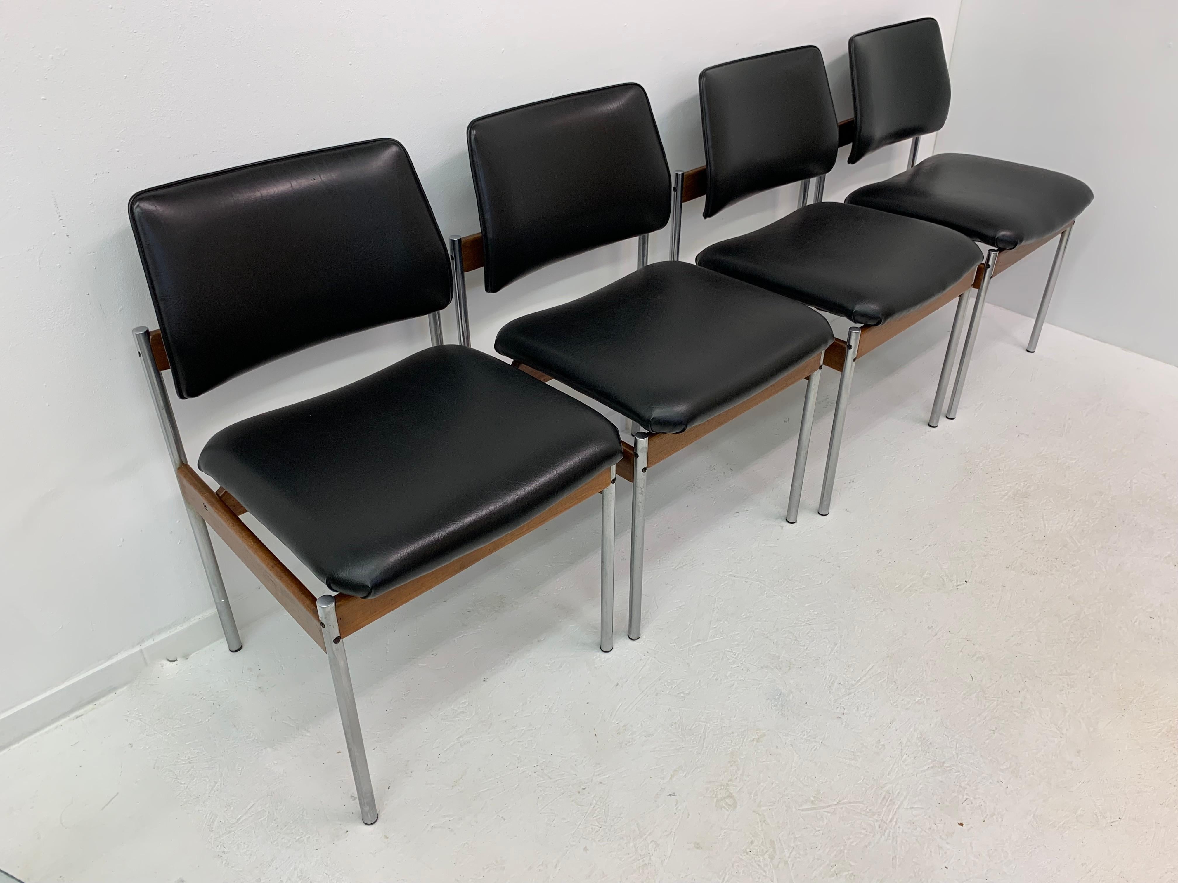 Mid-century design dining chairs from Thereca, 1960s, Set of 4 For Sale 4