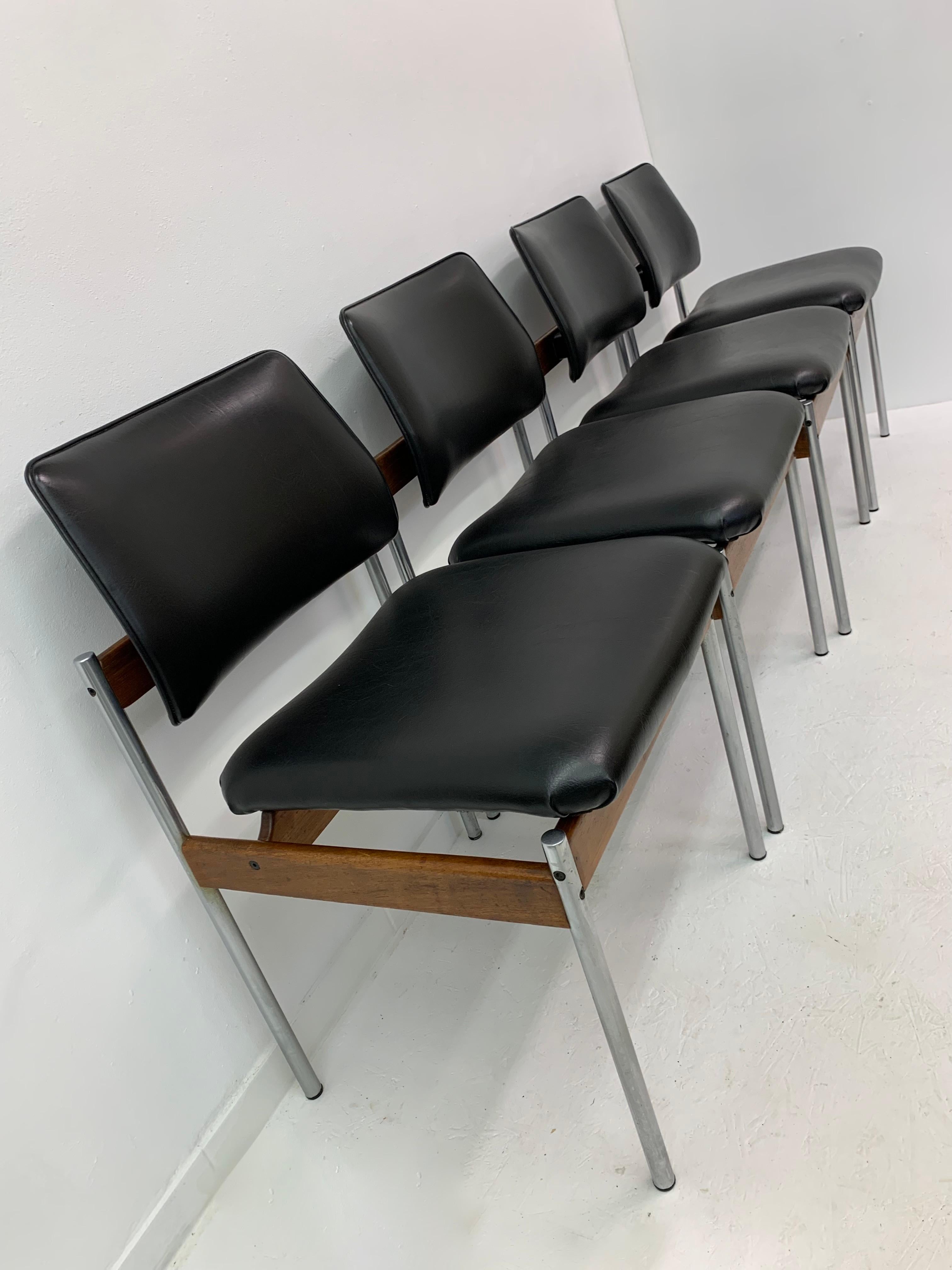 Chaises de salle à manger design du milieu du siècle de Thereca, années 1960, lot de 4 en vente 7