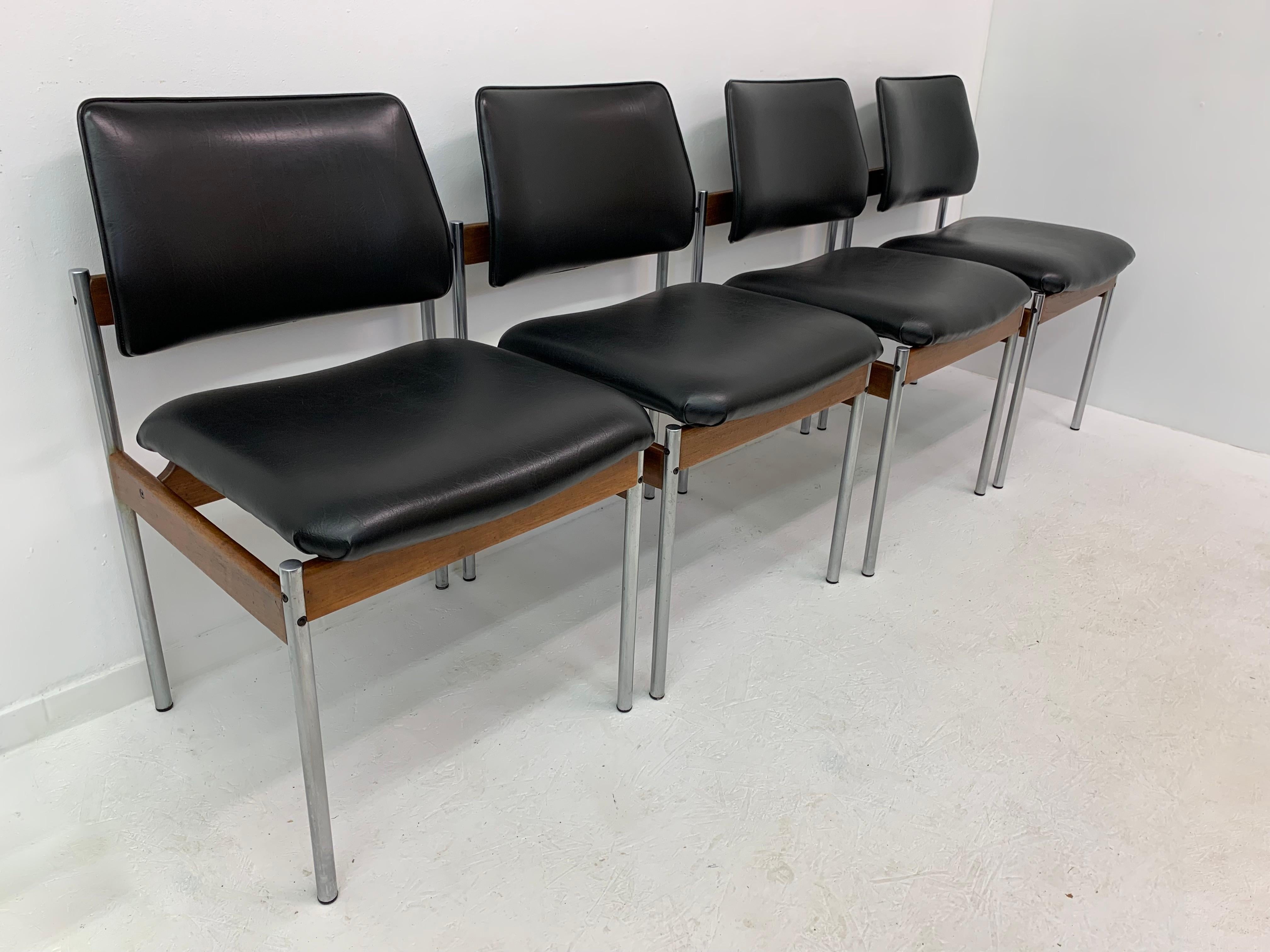Mid-century design dining chairs from Thereca, 1960s, Set of 4 For Sale 2
