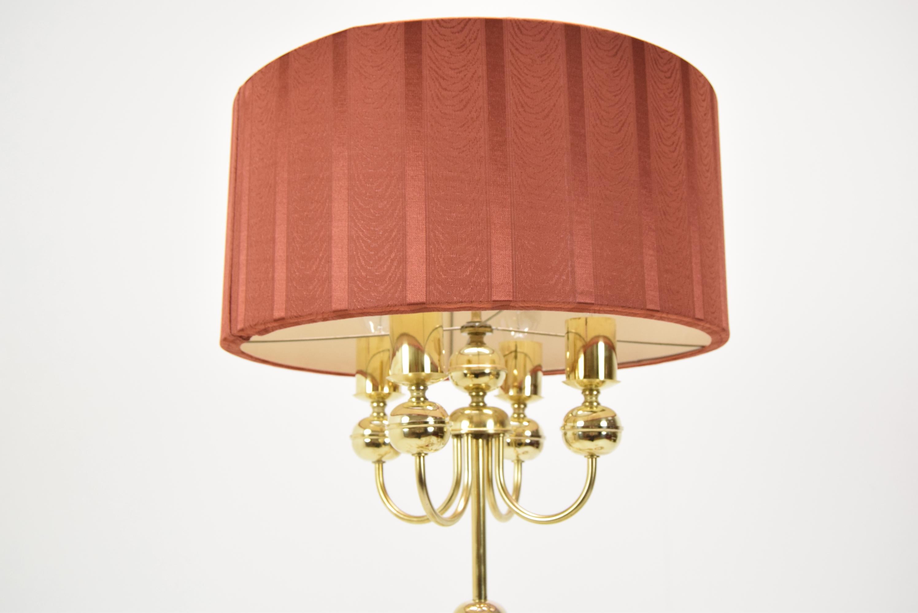 Lampadaire au design mi-siècle par Kamenicky Senov, années 1960 en vente 2