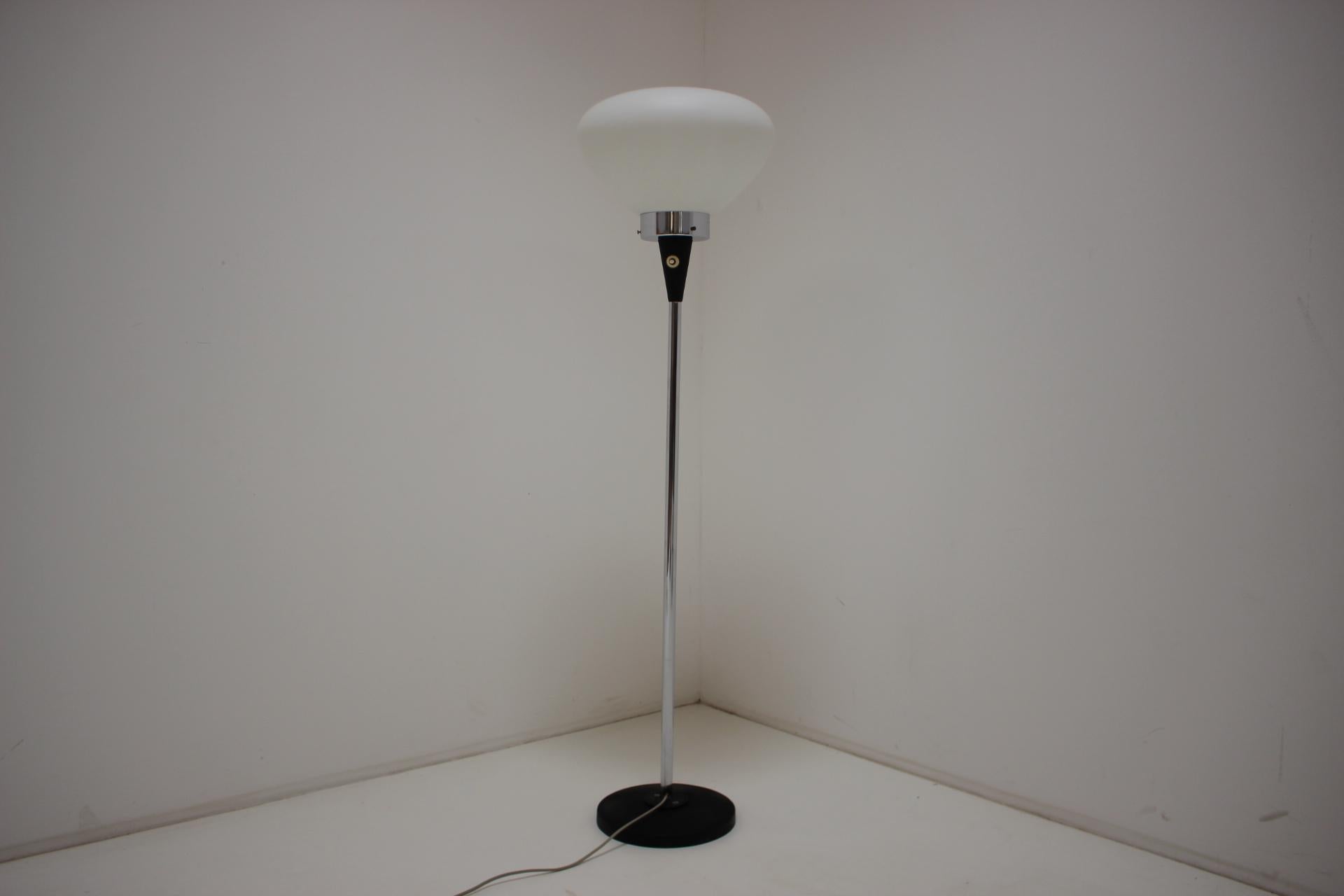 Lampada da terra di design di metà secolo/ Lidokov, anni '70 in vendita 3