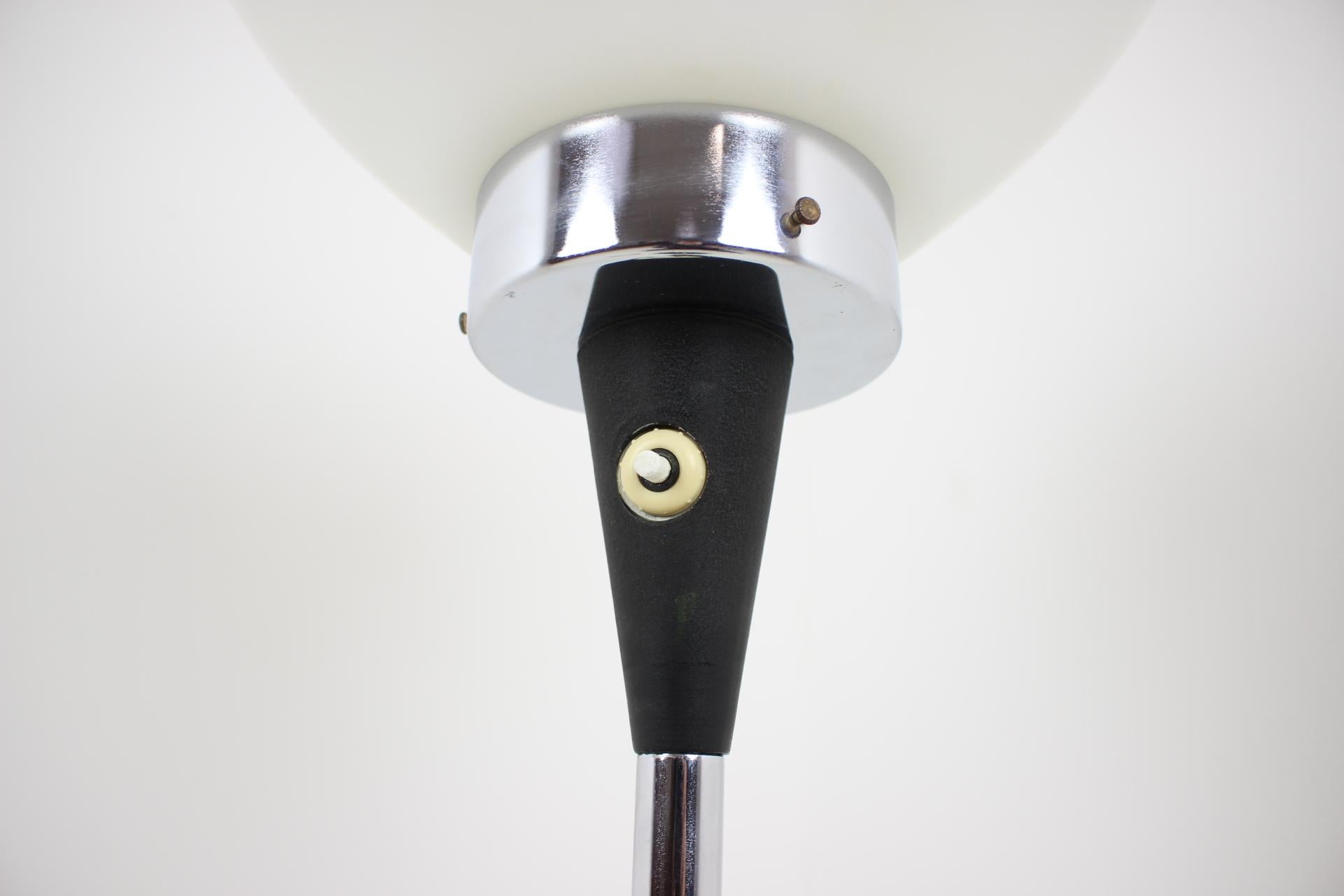 Fine XX secolo Lampada da terra di design di metà secolo/ Lidokov, anni '70 in vendita