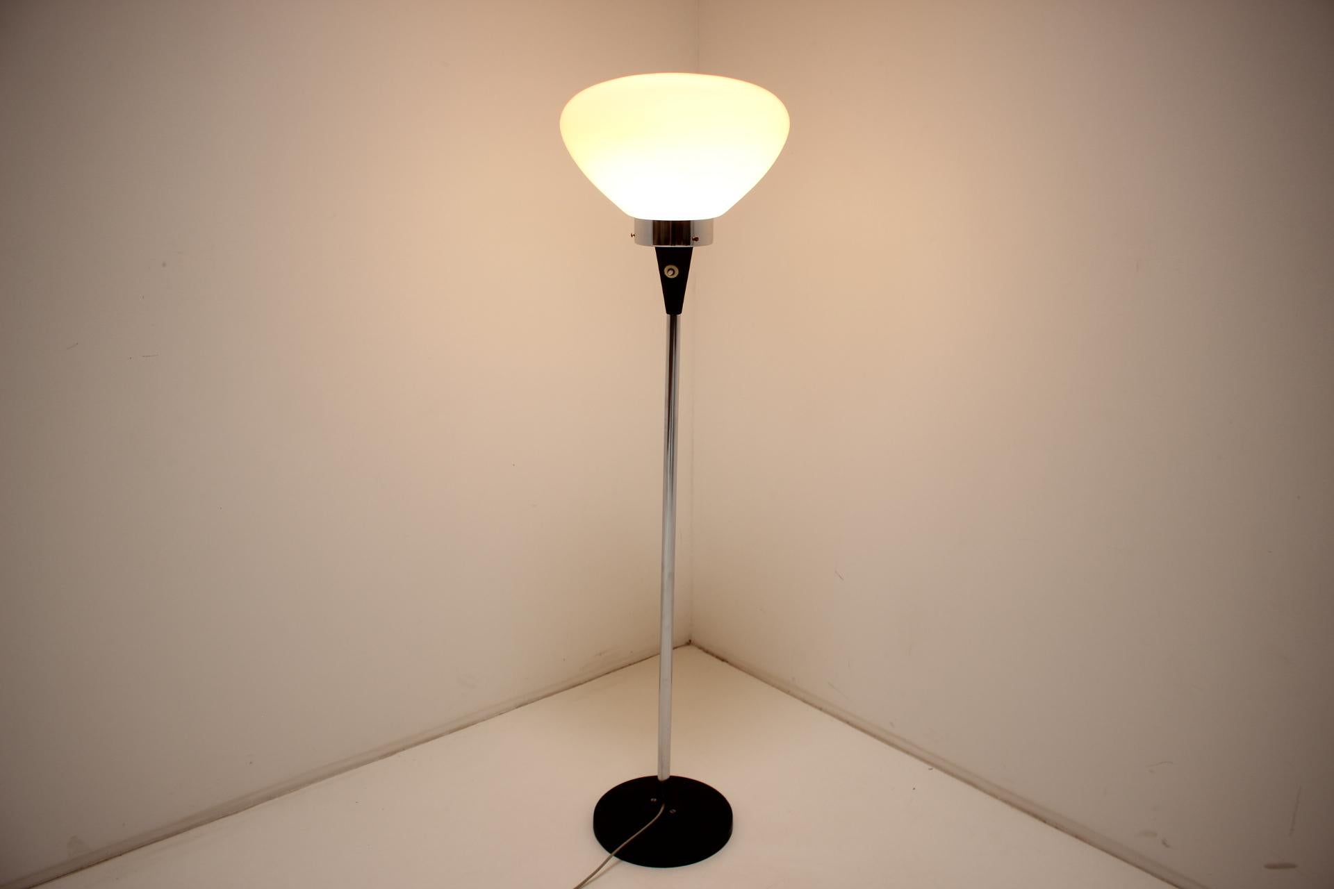 Lampada da terra di design di metà secolo/ Lidokov, anni '70 in vendita 1