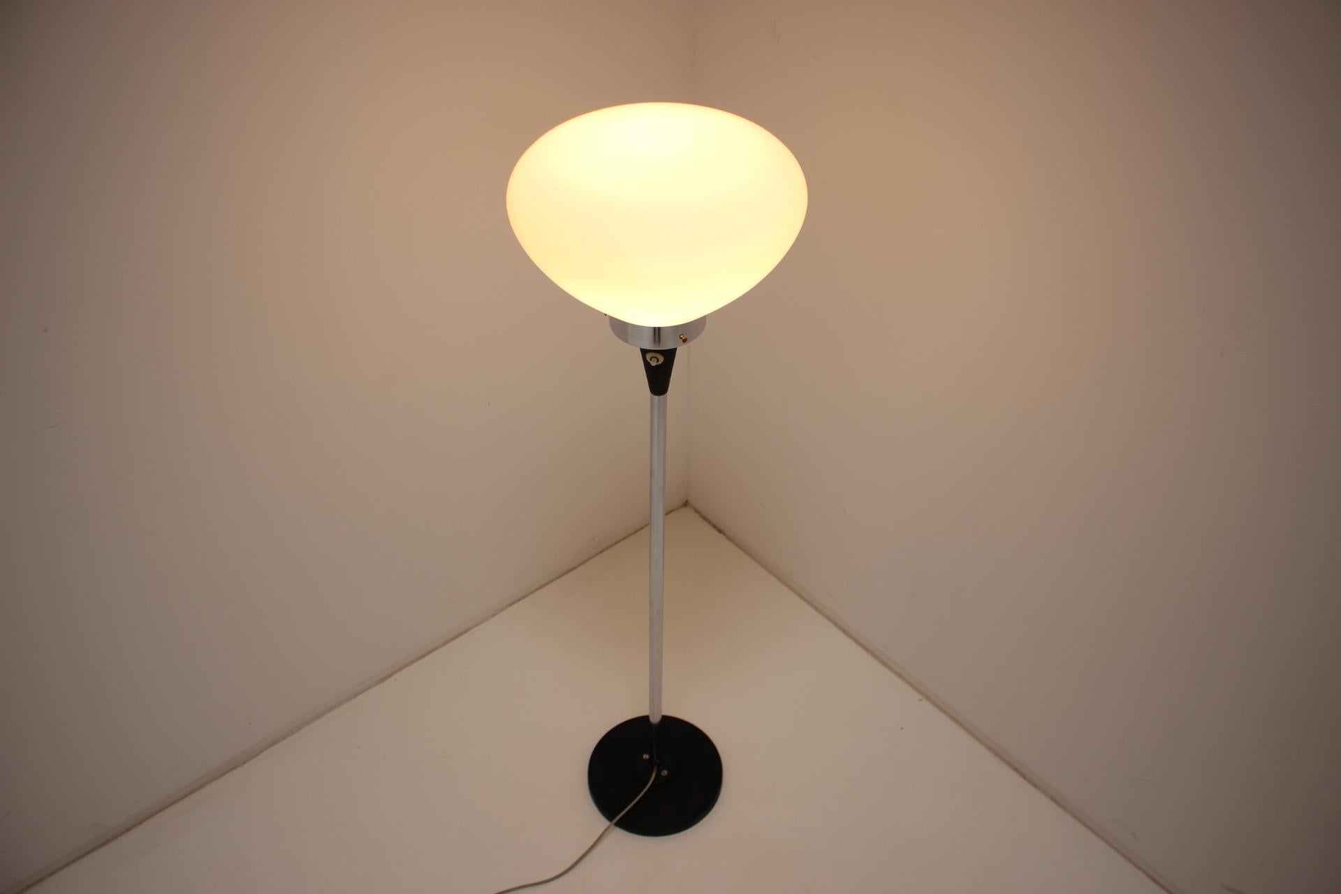 Lampada da terra di design di metà secolo/ Lidokov, anni '70 in vendita 2