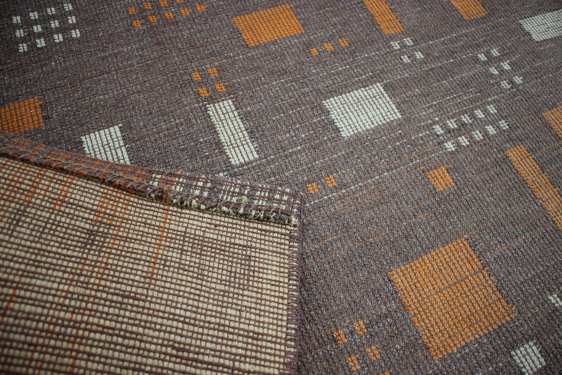 Midcentury Design Geometric Carpet / Rug, 1960s In Good Condition For Sale In Praha, CZ