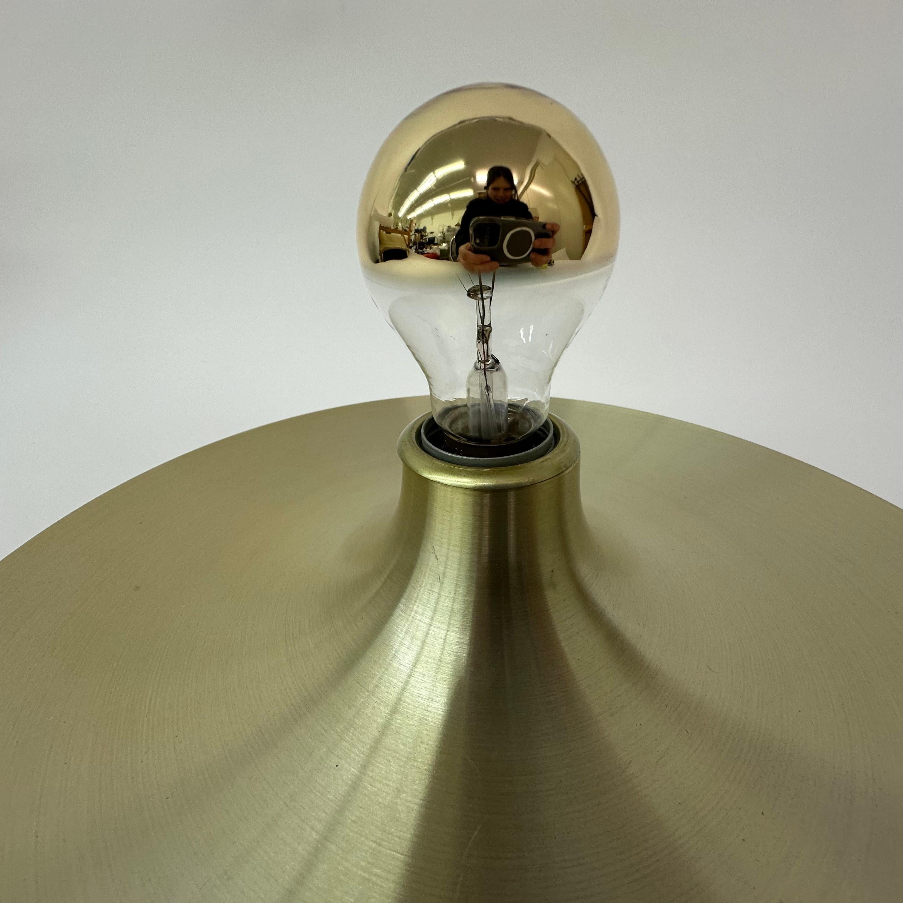 Mid Century design gold wall lamp disc , 1970’s For Sale 7