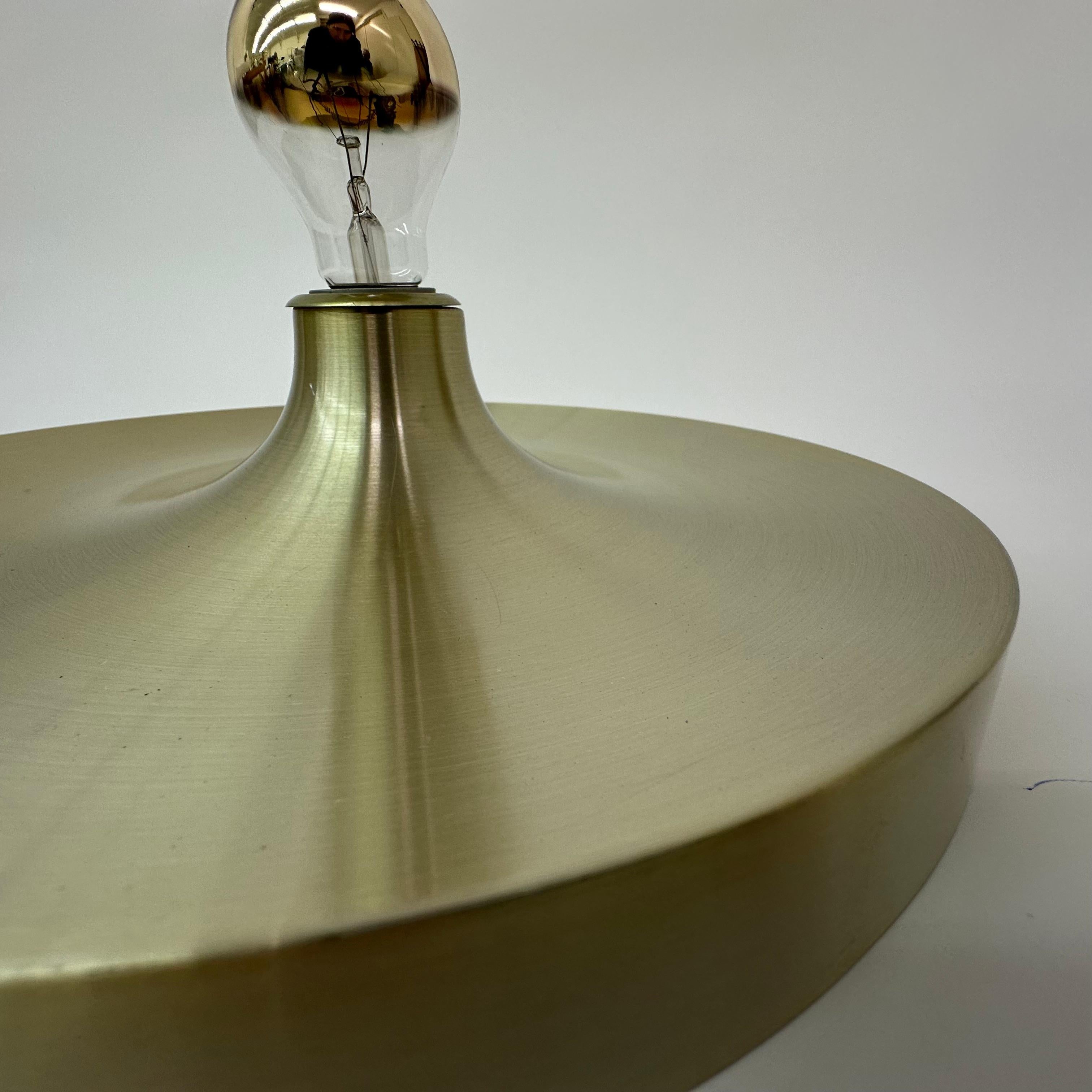 Mid Century design gold wall lamp disc , 1970’s For Sale 2