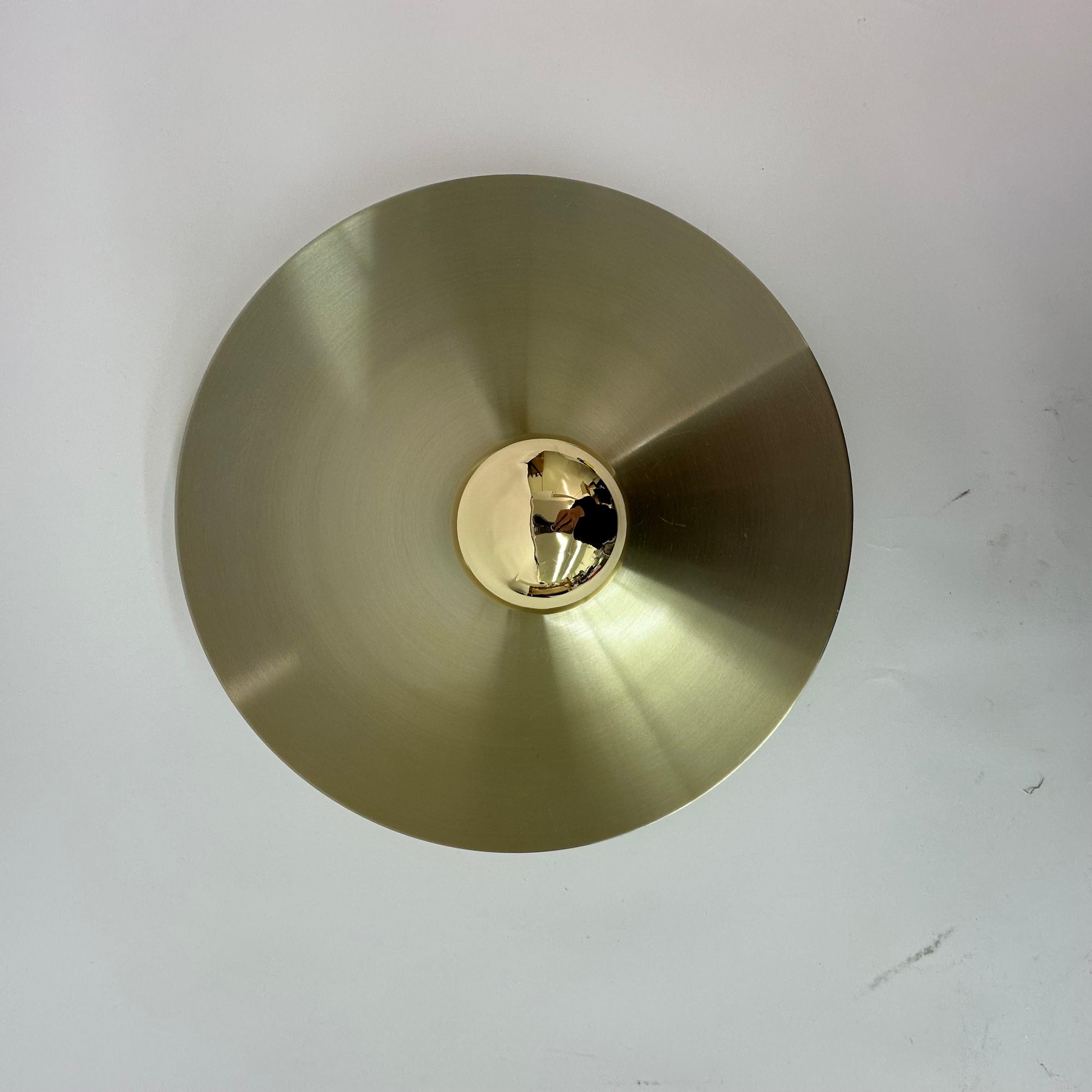 Mid Century design gold wall lamp disc , 1970’s For Sale 3