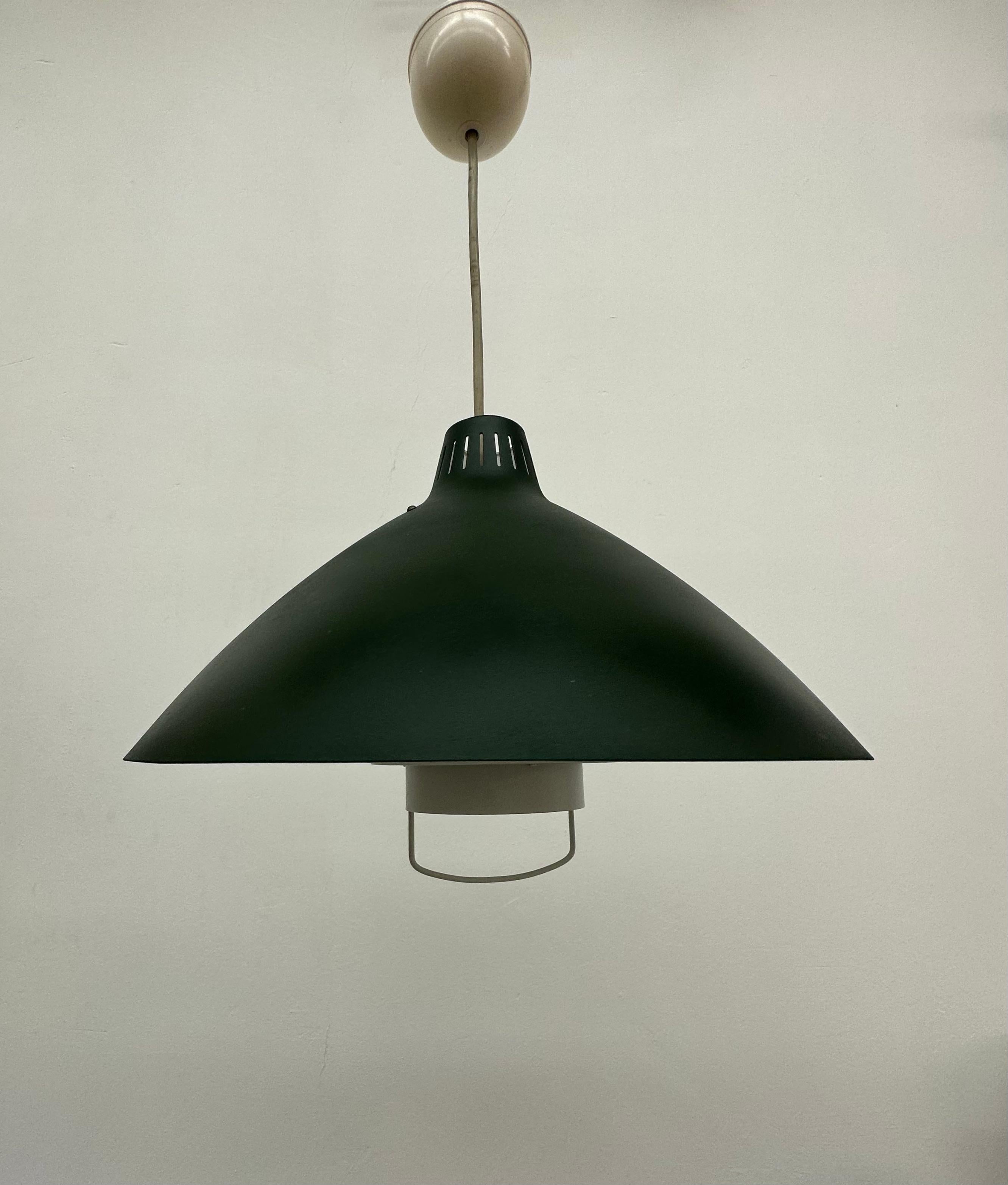 Mid Century design green hanging lamp , 1960’s In Good Condition For Sale In Delft, NL
