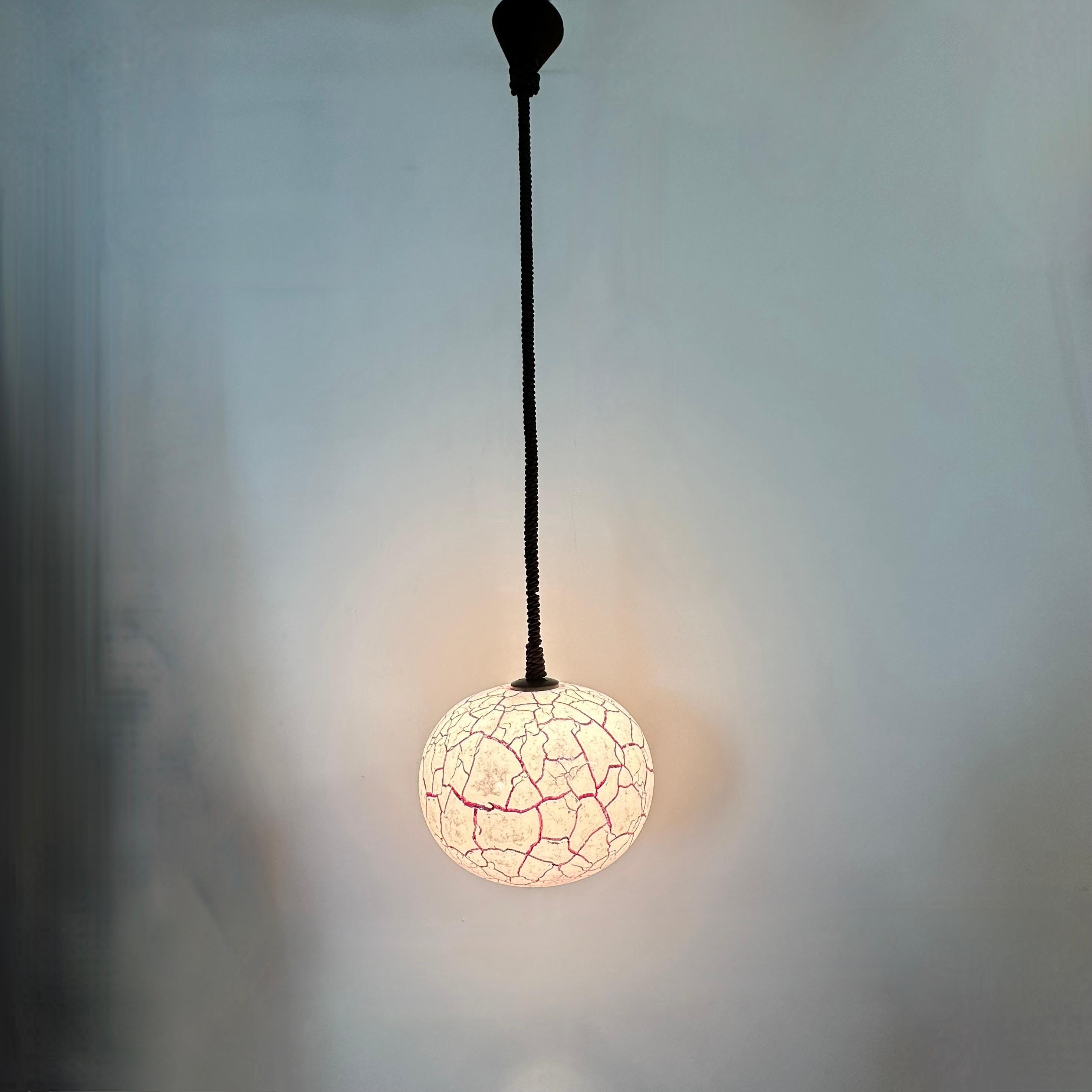Lampada a sospensione dal design di metà secolo, anni '70 In condizioni buone in vendita a Delft, NL