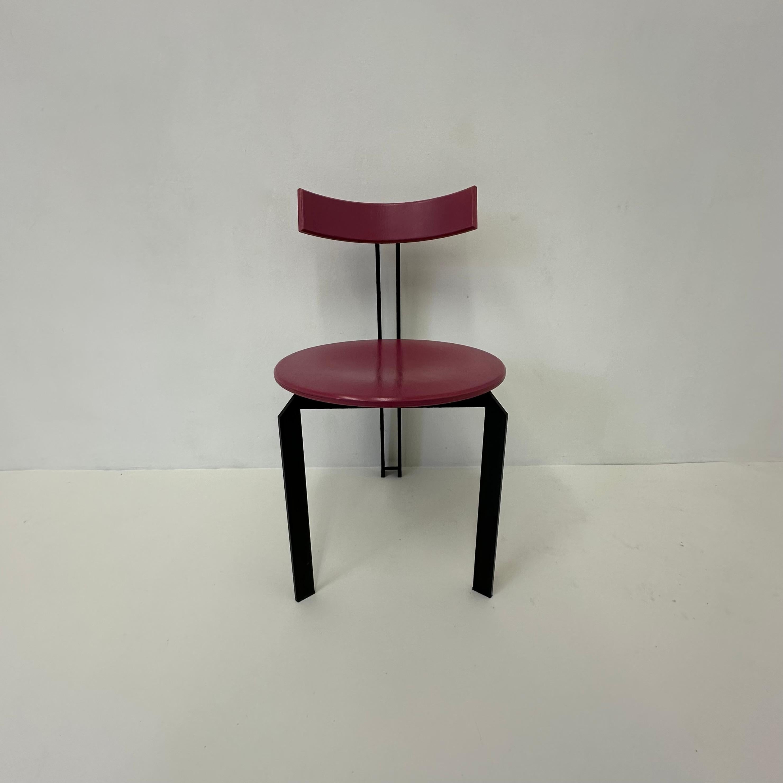 Mid-century design Harvink zeta dining chair , 1980’s

Dimensions: 45 cm W, 51 cm D,  75 cm H en  46 cm H seat .
Diameter seat  45cm
In good condition paint has some wear see photos
Origin: the Netherlands
Material: Wood, Metal