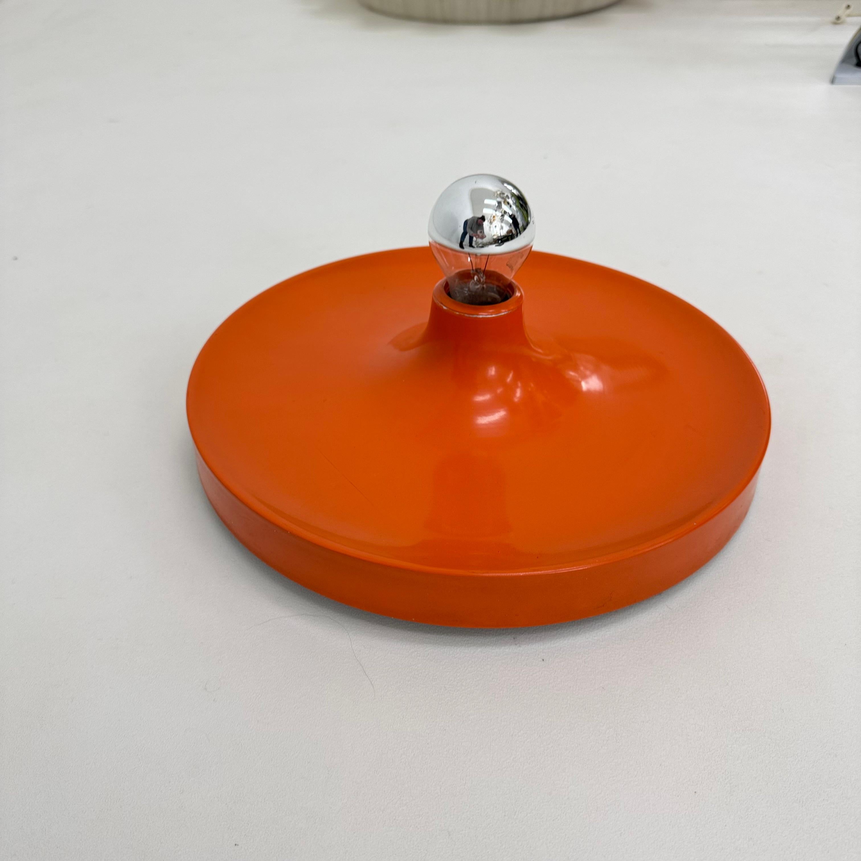 Fin du 20e siècle Lampe à disque de l'ère spatiale Honsel orange, design du milieu du siècle, années 1970  Charlotte Perriand en vente