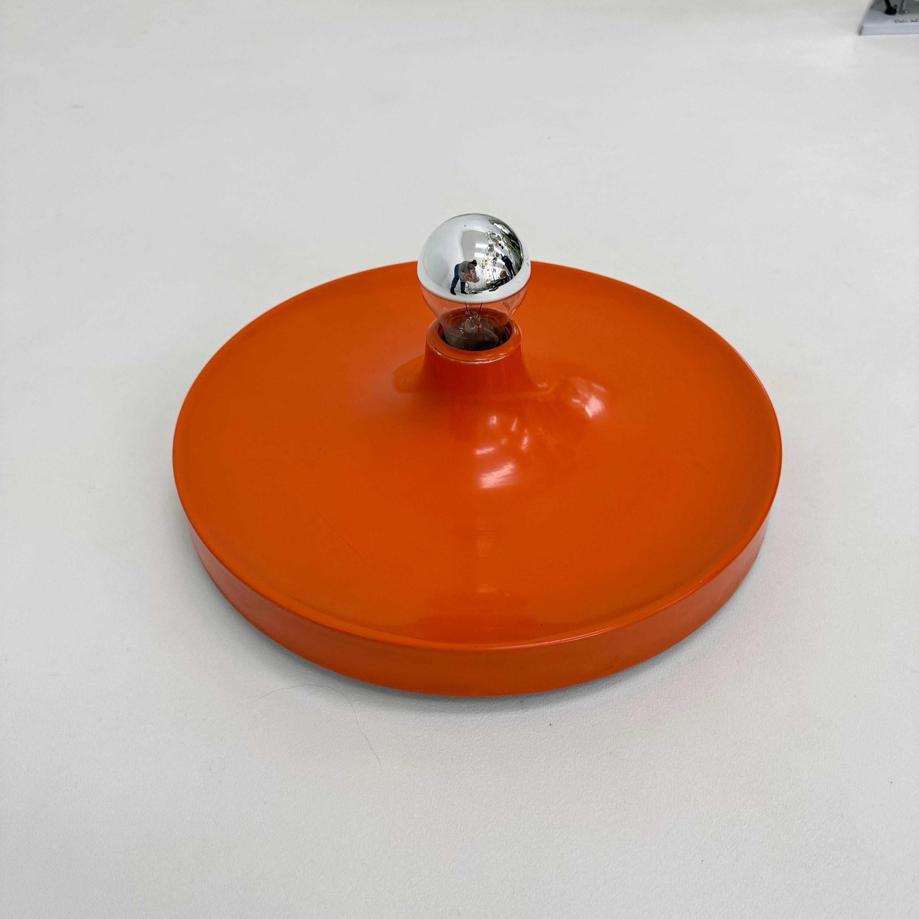 Aluminium Lampe à disque de l'ère spatiale Honsel orange, design du milieu du siècle, années 1970  Charlotte Perriand en vente