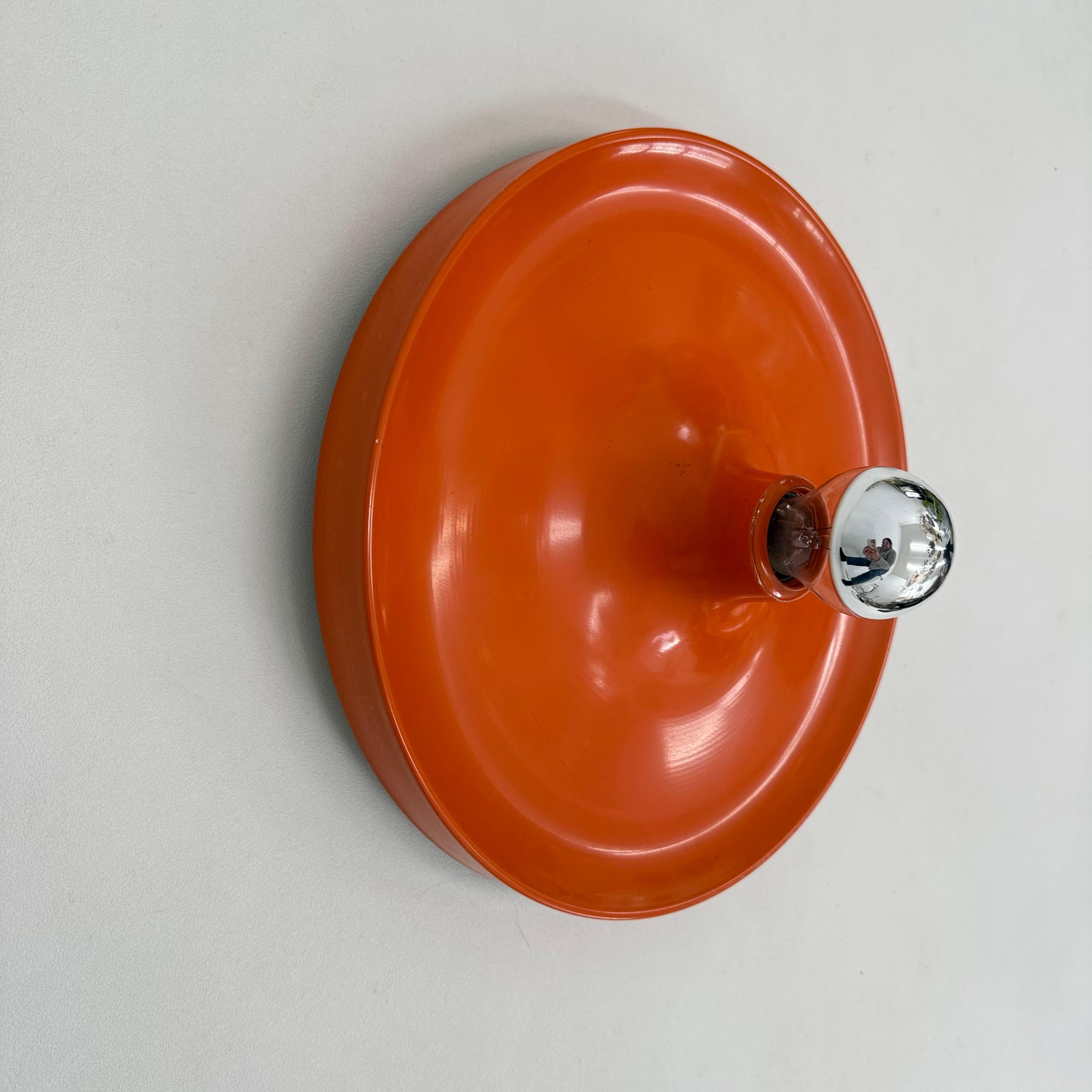 Lampe à disque de l'ère spatiale Honsel orange, design du milieu du siècle, années 1970  Charlotte Perriand en vente 1
