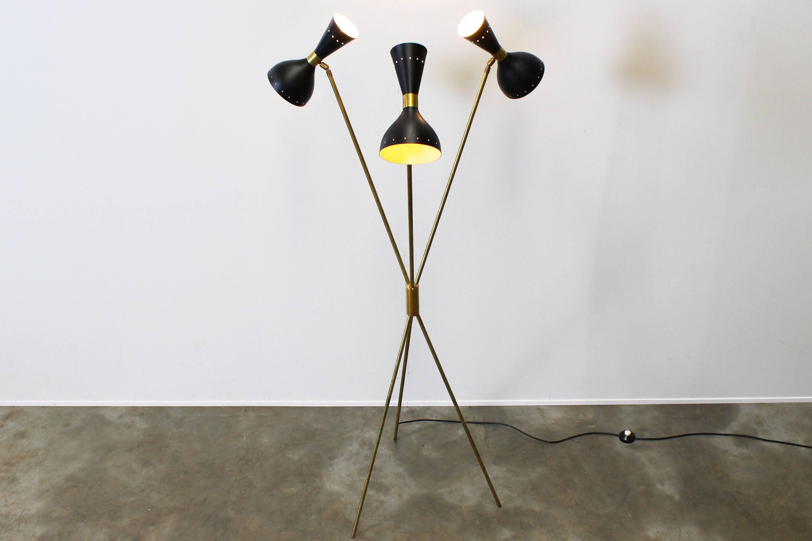 Midcentury Design Italian Minimalist Floor Lamp Style 1950s Stilnovo Brass Black 3