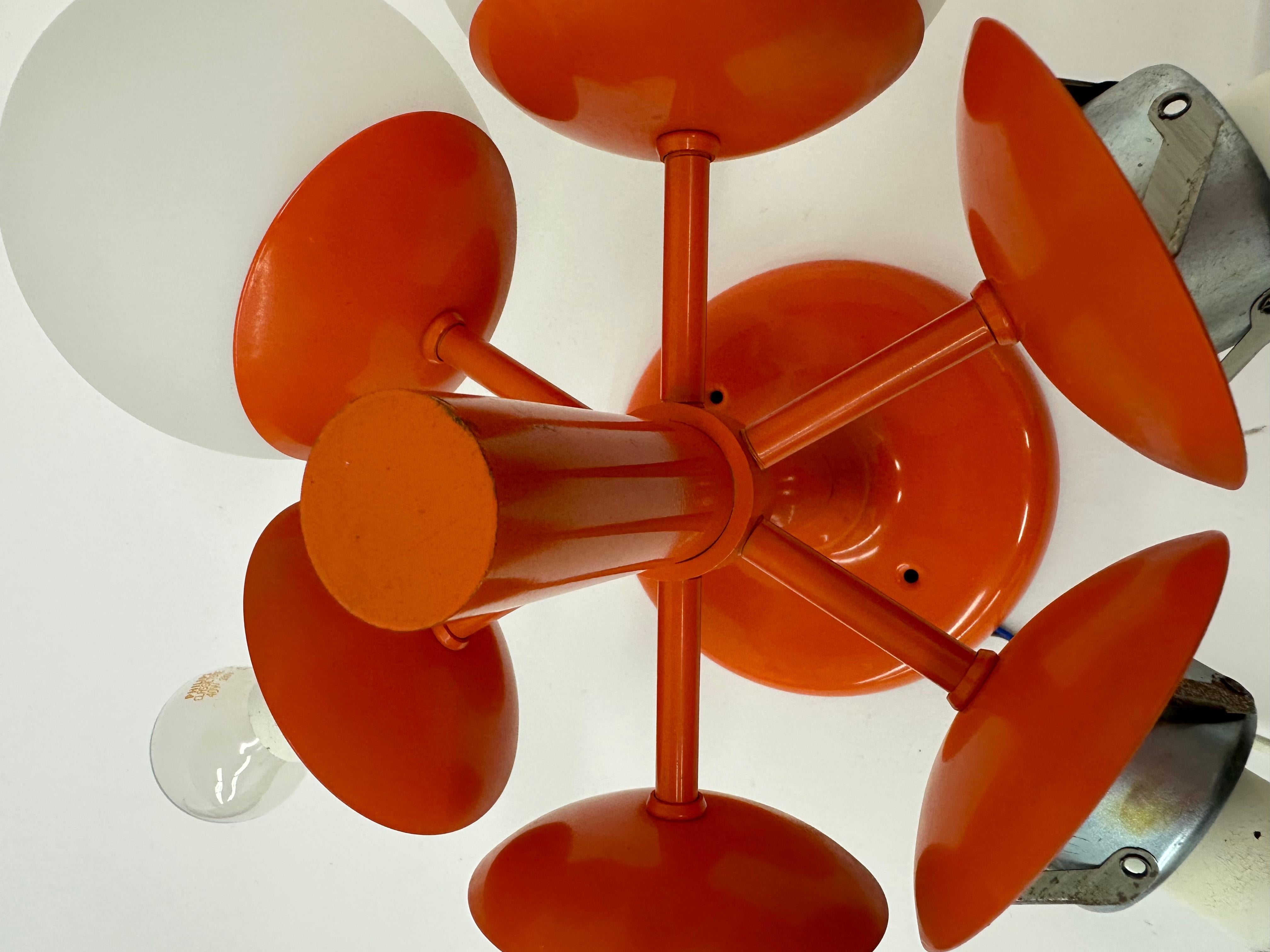 Lampada da soffitto Kaiser Leuchten, design di metà secolo, Germania anni '60 In condizioni buone in vendita a Delft, NL