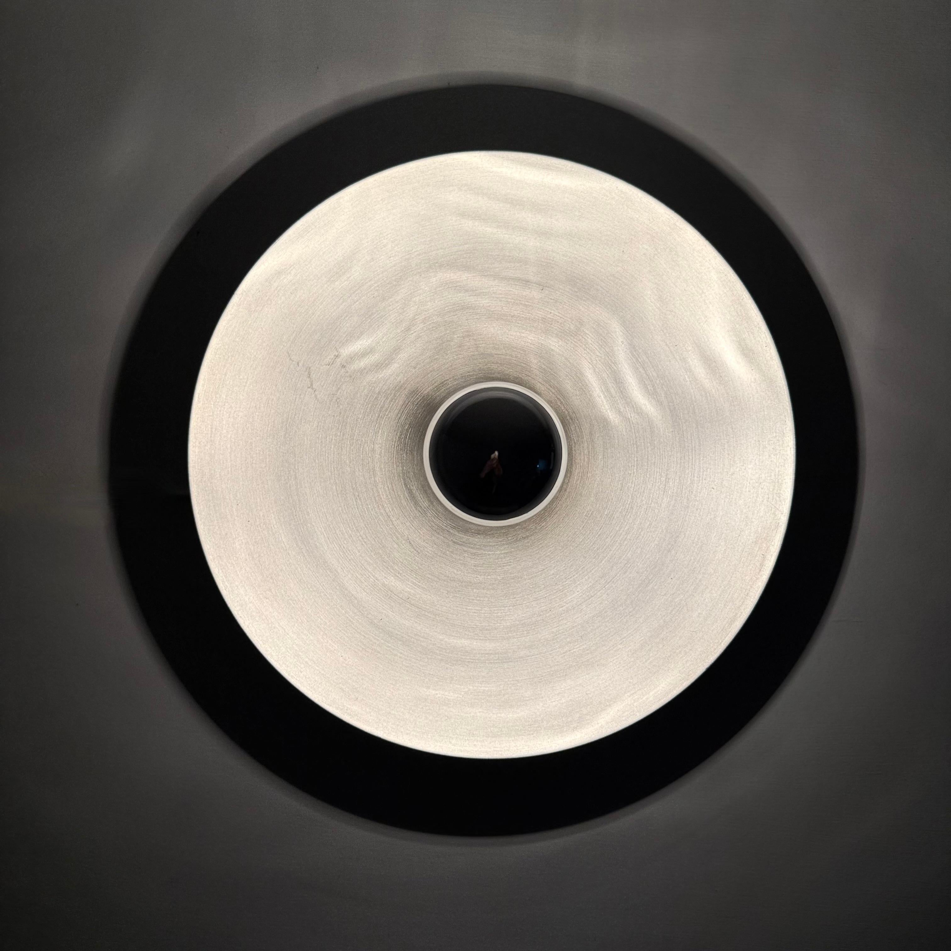 Lampe à disque, design du milieu du siècle, 1970, attribuée à Charlotte Perriand pour les arcs