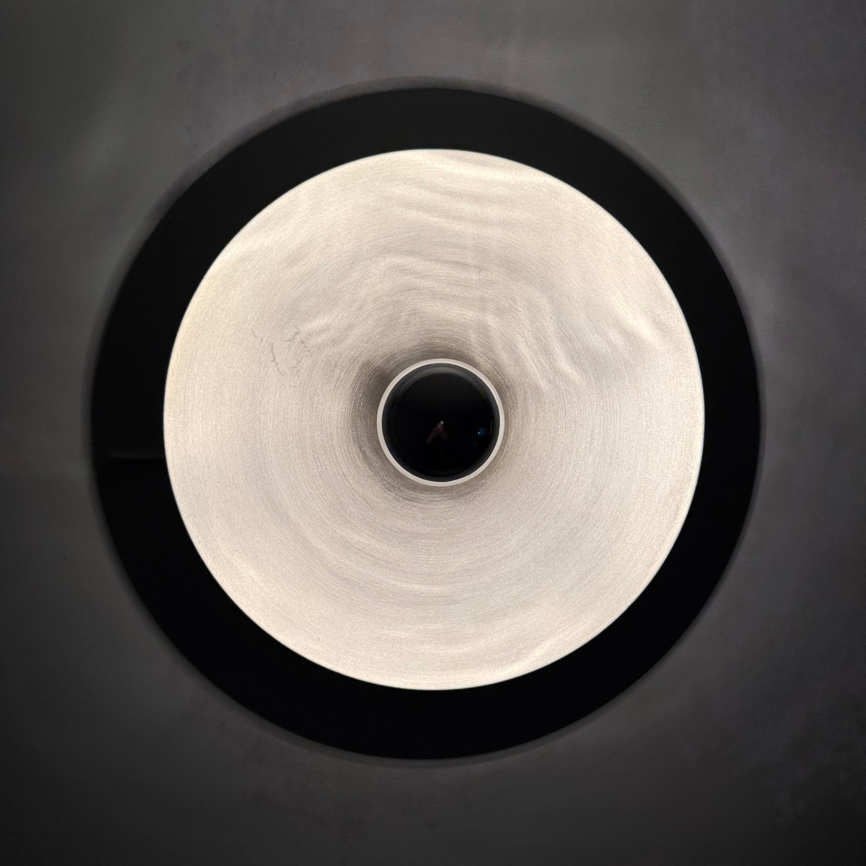 Lampe à disque, design du milieu du siècle, 1970, attribuée à Charlotte Perriand en vente 1