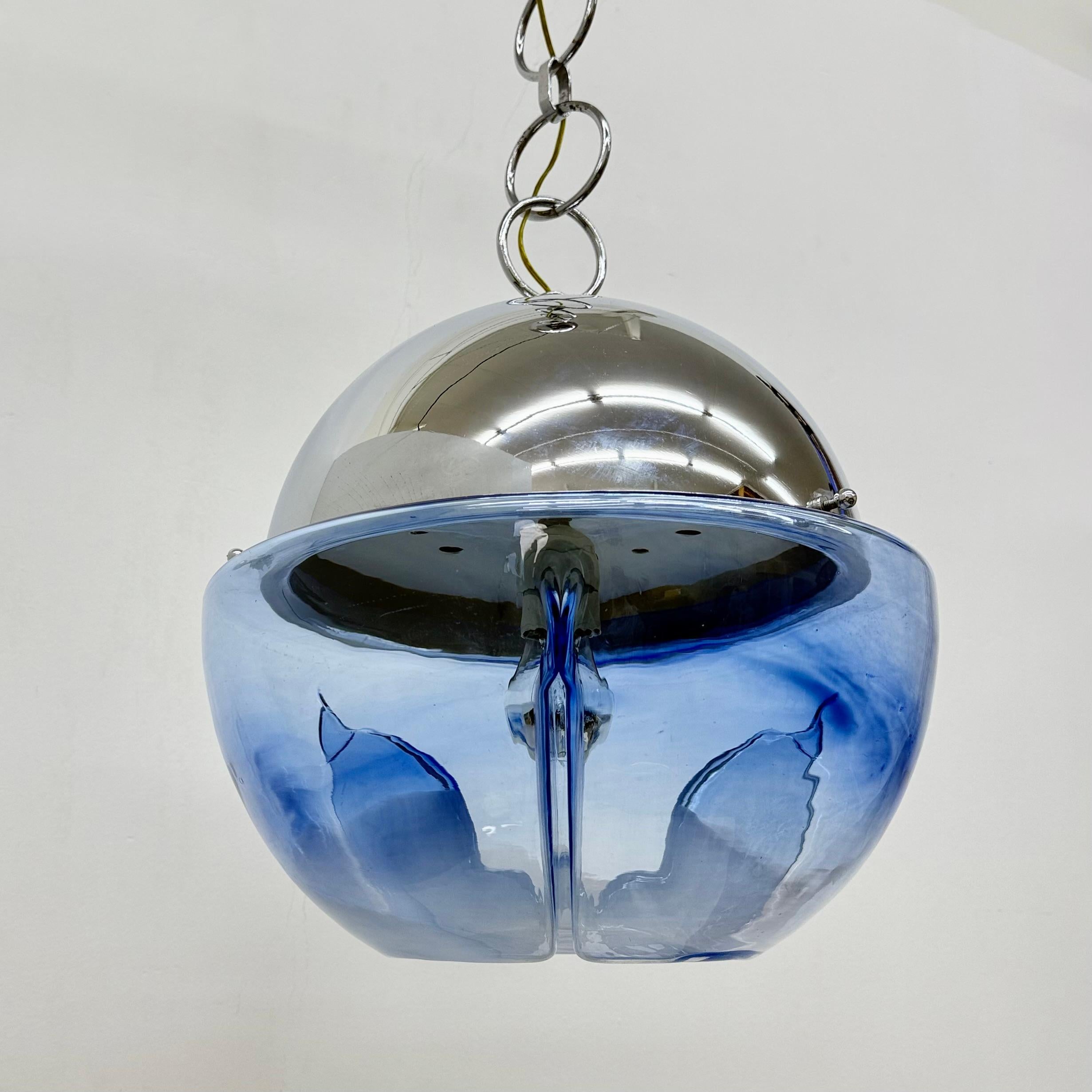 Suspension à globe en verre de Murano, design du milieu du siècle, par Mazzega , 1970 en vente 4