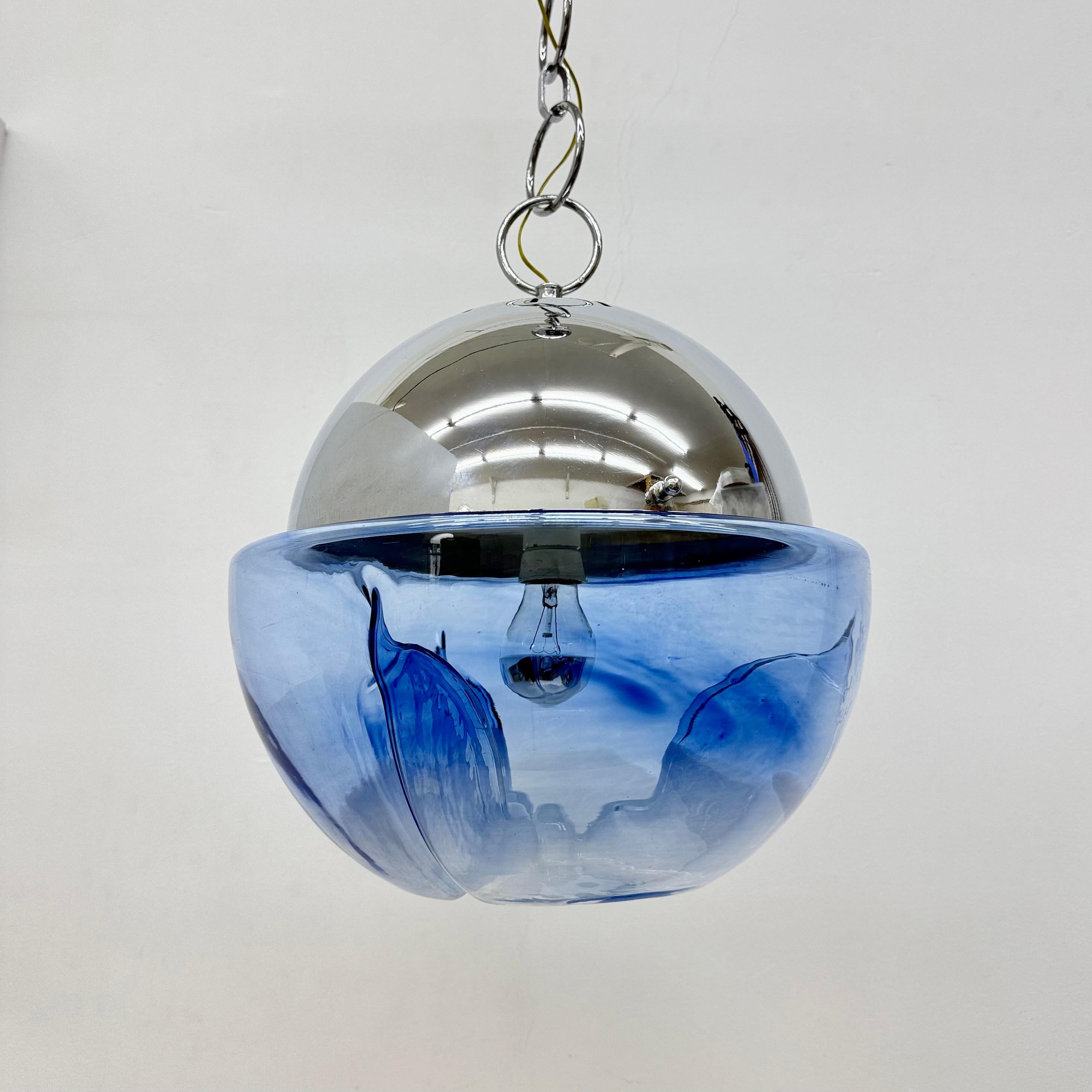 Fin du 20e siècle Suspension à globe en verre de Murano, design du milieu du siècle, par Mazzega , 1970 en vente