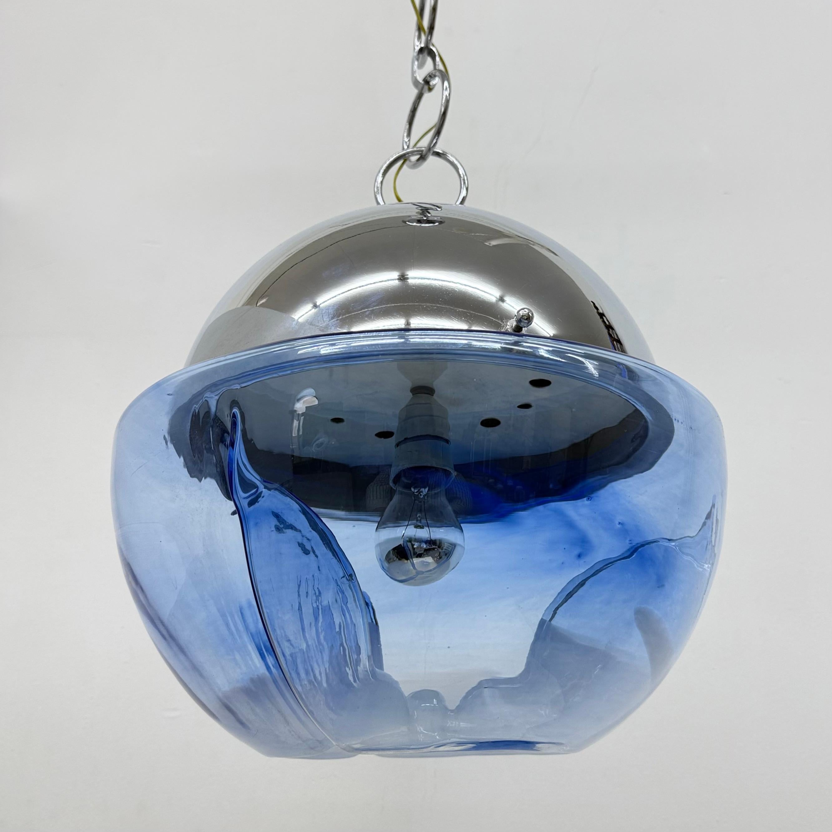 Métal Suspension à globe en verre de Murano, design du milieu du siècle, par Mazzega , 1970 en vente