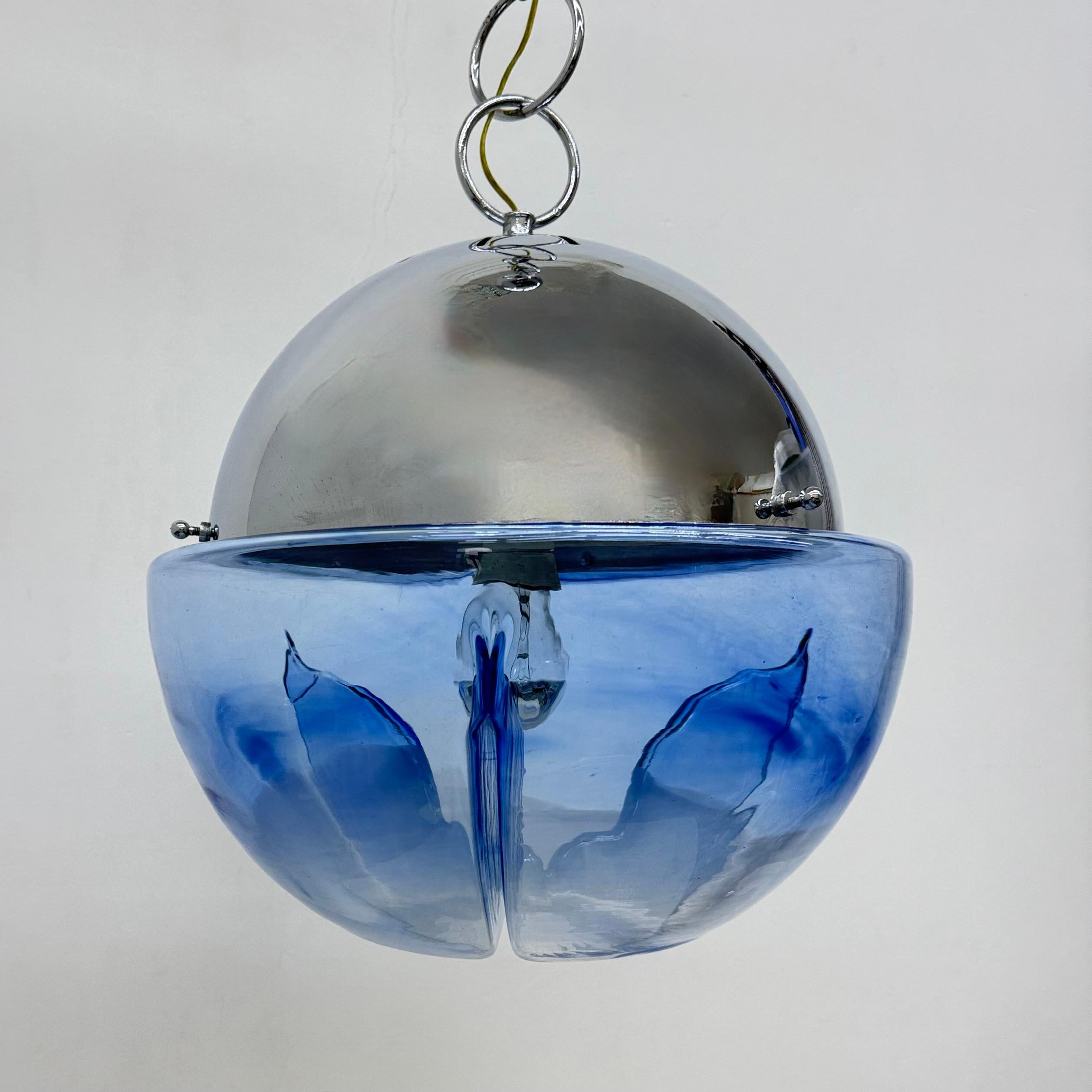 Suspension à globe en verre de Murano, design du milieu du siècle, par Mazzega , 1970 en vente 3