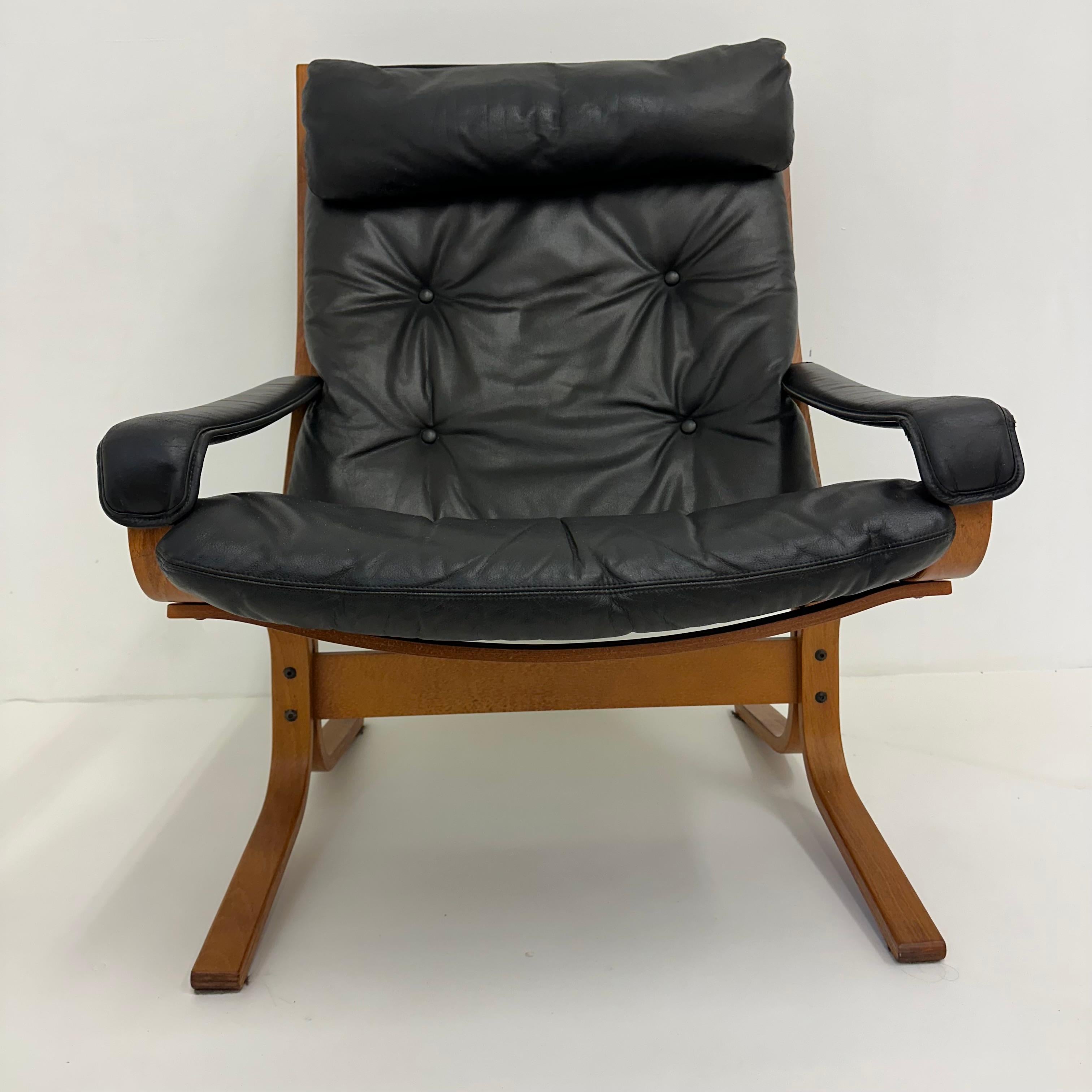 Mid-20th Century Mid-Century design leather ‘Siesta’ lounge chair by Ingmar Relling for Westnofa