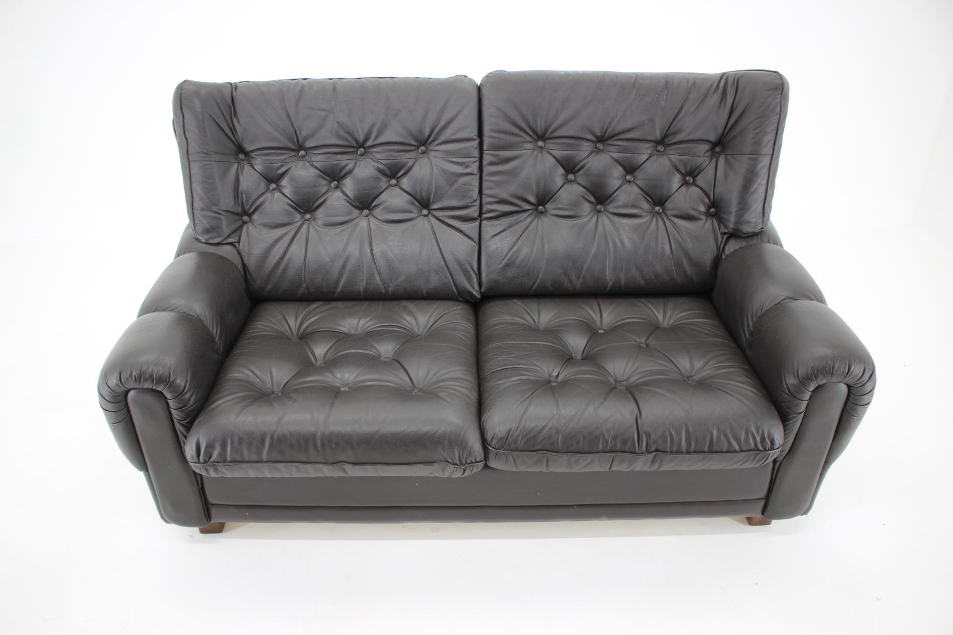 Mid-Century Modern Mid-Century Design Leather Sofa, 1970s, Czechoslovakia For Sale